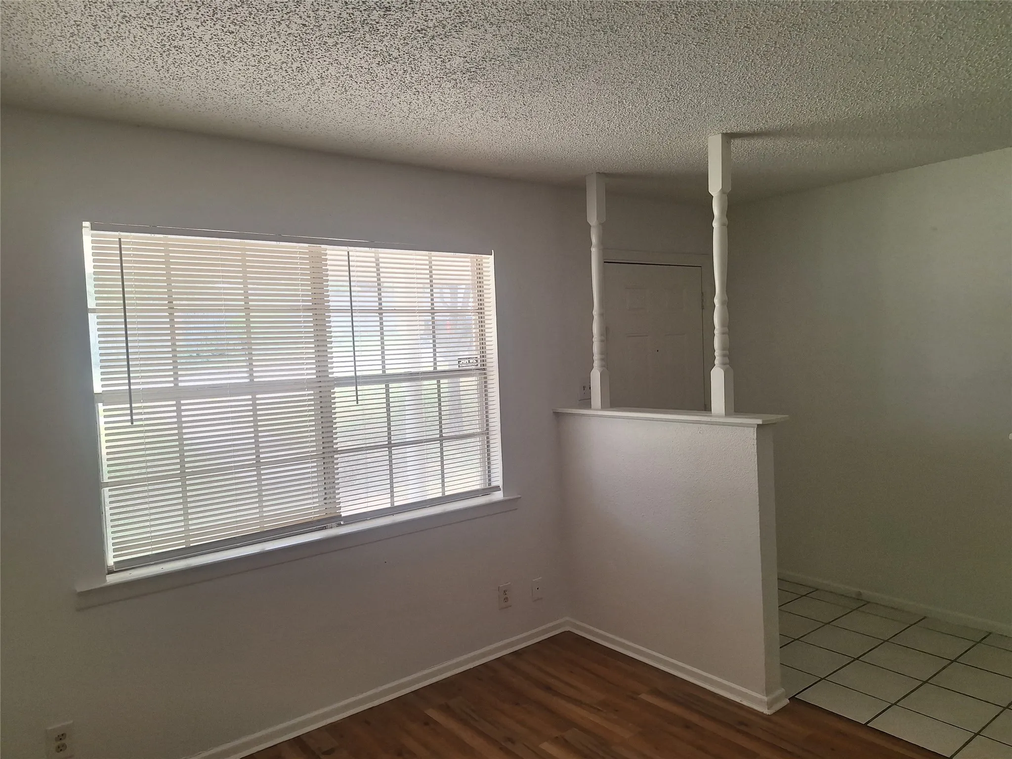 Single Family Residence For Rent in Tarrant County , 6005 Barry Drive, Watauga, Texas 76148, 3 Bedroom, 2 Bathroom, 1 Garage spaces, 1,311 Sqft, built in 1968, mls#21331647, Real Estate Agent in Watauga, Homes For Rent in Tarrant county, Homes For Rent in Watauga, Realtor in Watauga Texas, Real Estate Brokerage Independent Realty Texas, Luminita Cordes Realtor