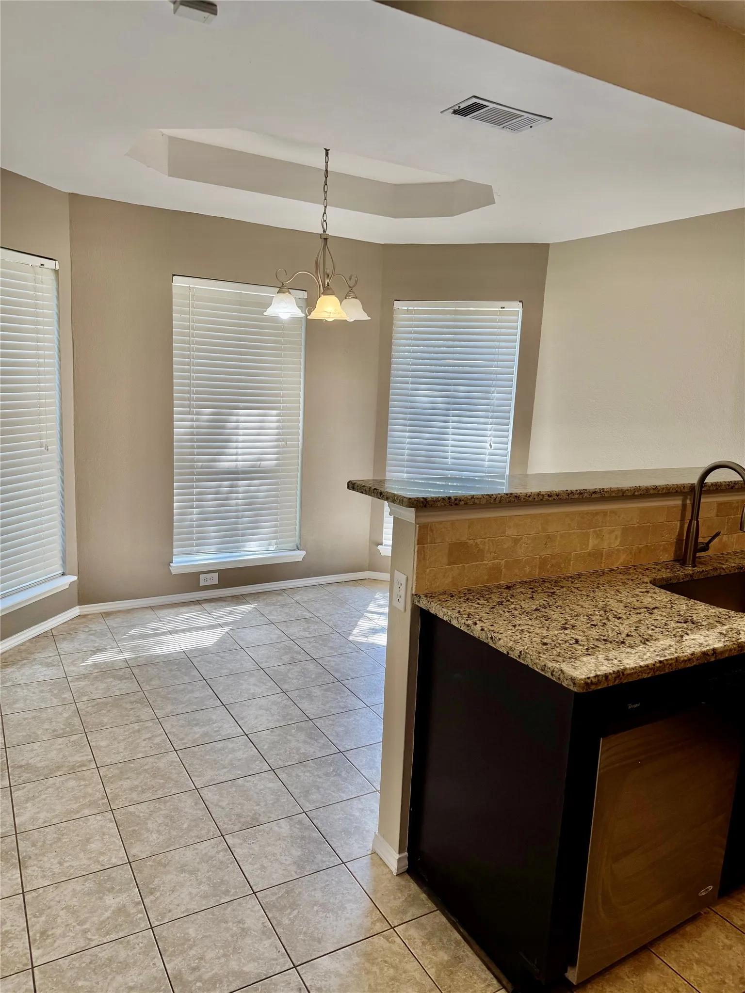 Single Family Residence For Sale in Dallas County , 1623 Allen Drive, Cedar Hill, Texas 75104, 3 Bedroom, 2 Bathroom, 2 Garage spaces, 1,822 Sqft, built in 1990, mls#21337967, Real Estate Agent in Cedar Hill, Homes For Sale in Dallas county, Homes For Sale in Cedar Hill, Realtor in Cedar Hill Texas, Real Estate Brokerage Independent Realty Texas, Luminita Cordes Realtor
