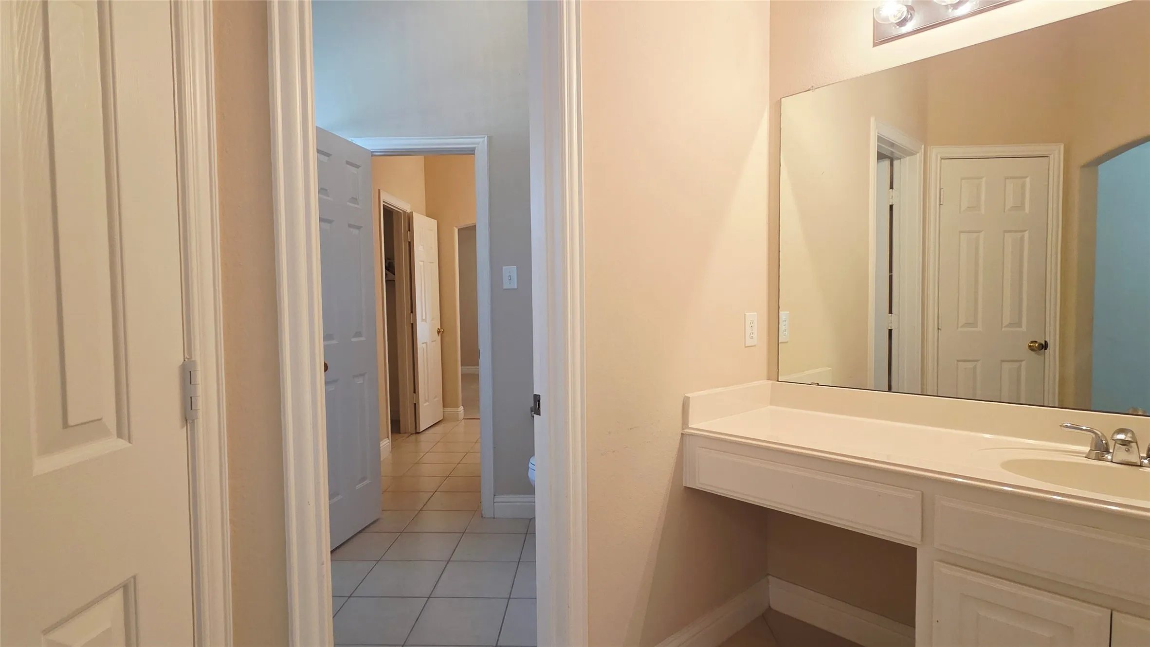 Single Family Residence For Rent in Dallas County , 1902 Smoke Tree Trail, Garland, Texas 75040, 5 Bedroom, 4 Bathroom, 2 Garage spaces, 3,943 Sqft, built in 2005, mls#21338134, Real Estate Agent in Garland, Homes For Rent in Dallas county, Homes For Rent in Garland, Realtor in Garland Texas, Real Estate Brokerage Independent Realty Texas, Luminita Cordes Realtor