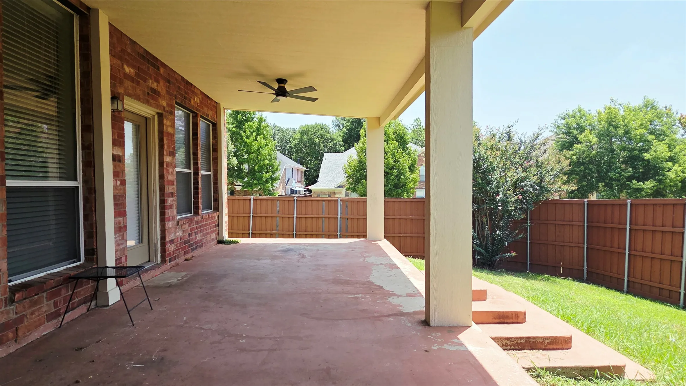 Single Family Residence For Rent in Dallas County , 1902 Smoke Tree Trail, Garland, Texas 75040, 5 Bedroom, 4 Bathroom, 2 Garage spaces, 3,943 Sqft, built in 2005, mls#21338134, Real Estate Agent in Garland, Homes For Rent in Dallas county, Homes For Rent in Garland, Realtor in Garland Texas, Real Estate Brokerage Independent Realty Texas, Luminita Cordes Realtor
