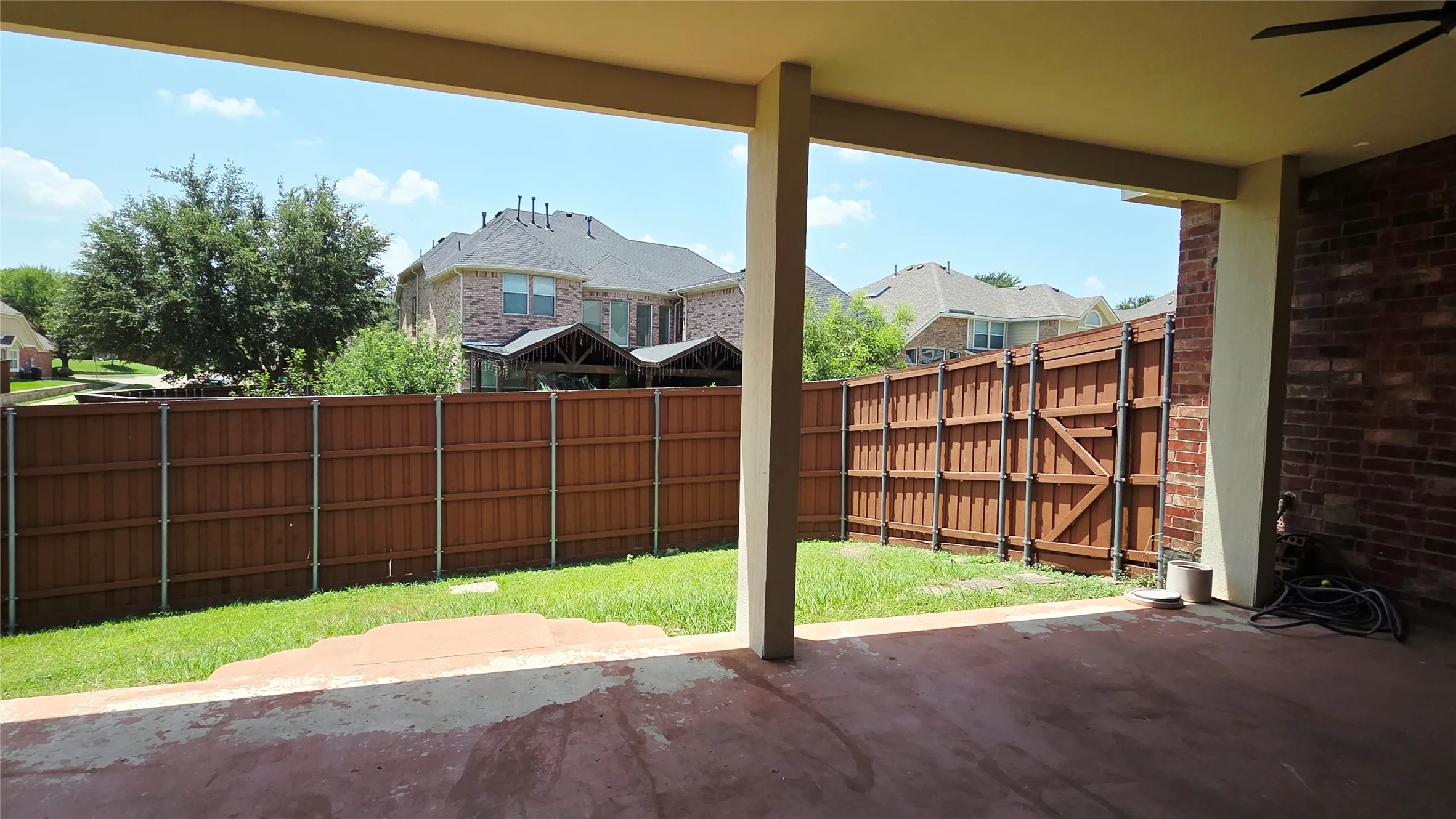 Single Family Residence For Rent in Dallas County , 1902 Smoke Tree Trail, Garland, Texas 75040, 5 Bedroom, 4 Bathroom, 2 Garage spaces, 3,943 Sqft, built in 2005, mls#21338134, Real Estate Agent in Garland, Homes For Rent in Dallas county, Homes For Rent in Garland, Realtor in Garland Texas, Real Estate Brokerage Independent Realty Texas, Luminita Cordes Realtor