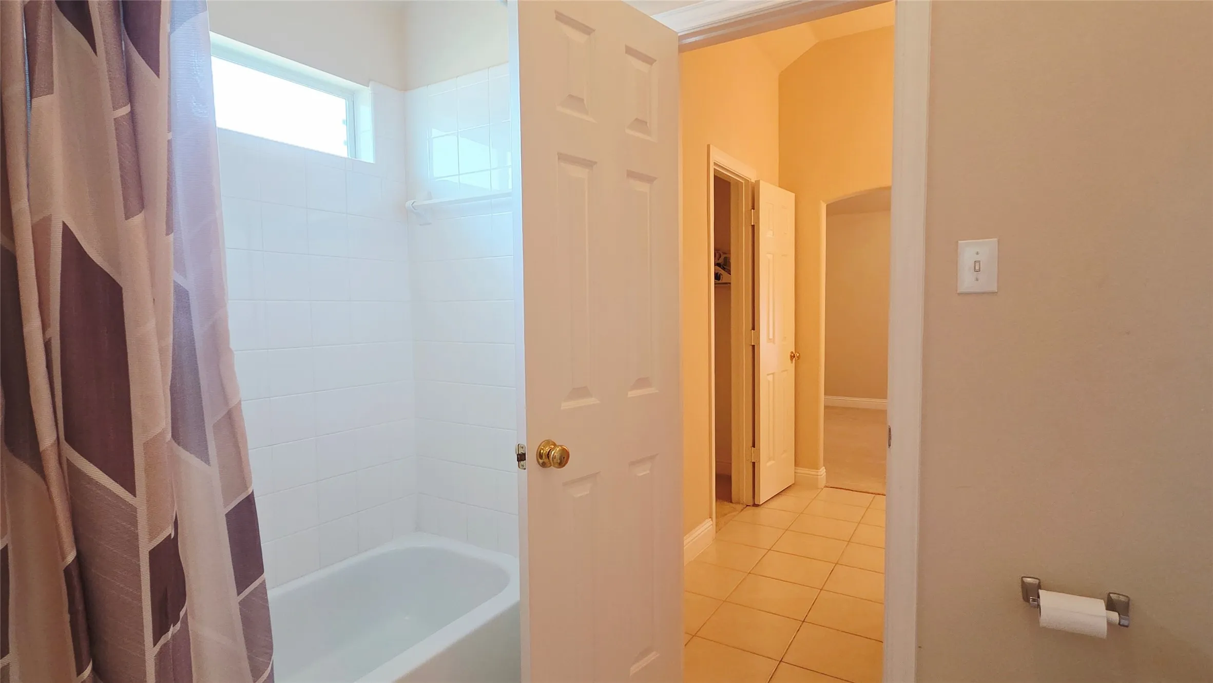 Single Family Residence For Rent in Dallas County , 1902 Smoke Tree Trail, Garland, Texas 75040, 5 Bedroom, 4 Bathroom, 2 Garage spaces, 3,943 Sqft, built in 2005, mls#21338134, Real Estate Agent in Garland, Homes For Rent in Dallas county, Homes For Rent in Garland, Realtor in Garland Texas, Real Estate Brokerage Independent Realty Texas, Luminita Cordes Realtor