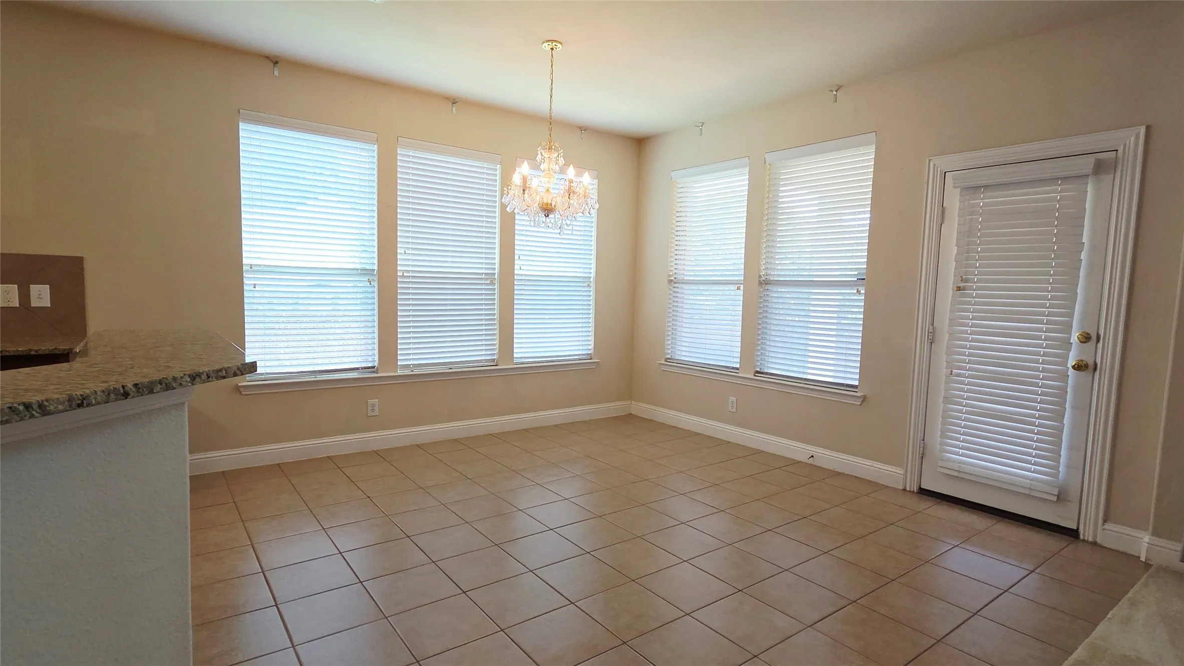 Single Family Residence For Rent in Dallas County , 1902 Smoke Tree Trail, Garland, Texas 75040, 5 Bedroom, 4 Bathroom, 2 Garage spaces, 3,943 Sqft, built in 2005, mls#21338134, Real Estate Agent in Garland, Homes For Rent in Dallas county, Homes For Rent in Garland, Realtor in Garland Texas, Real Estate Brokerage Independent Realty Texas, Luminita Cordes Realtor