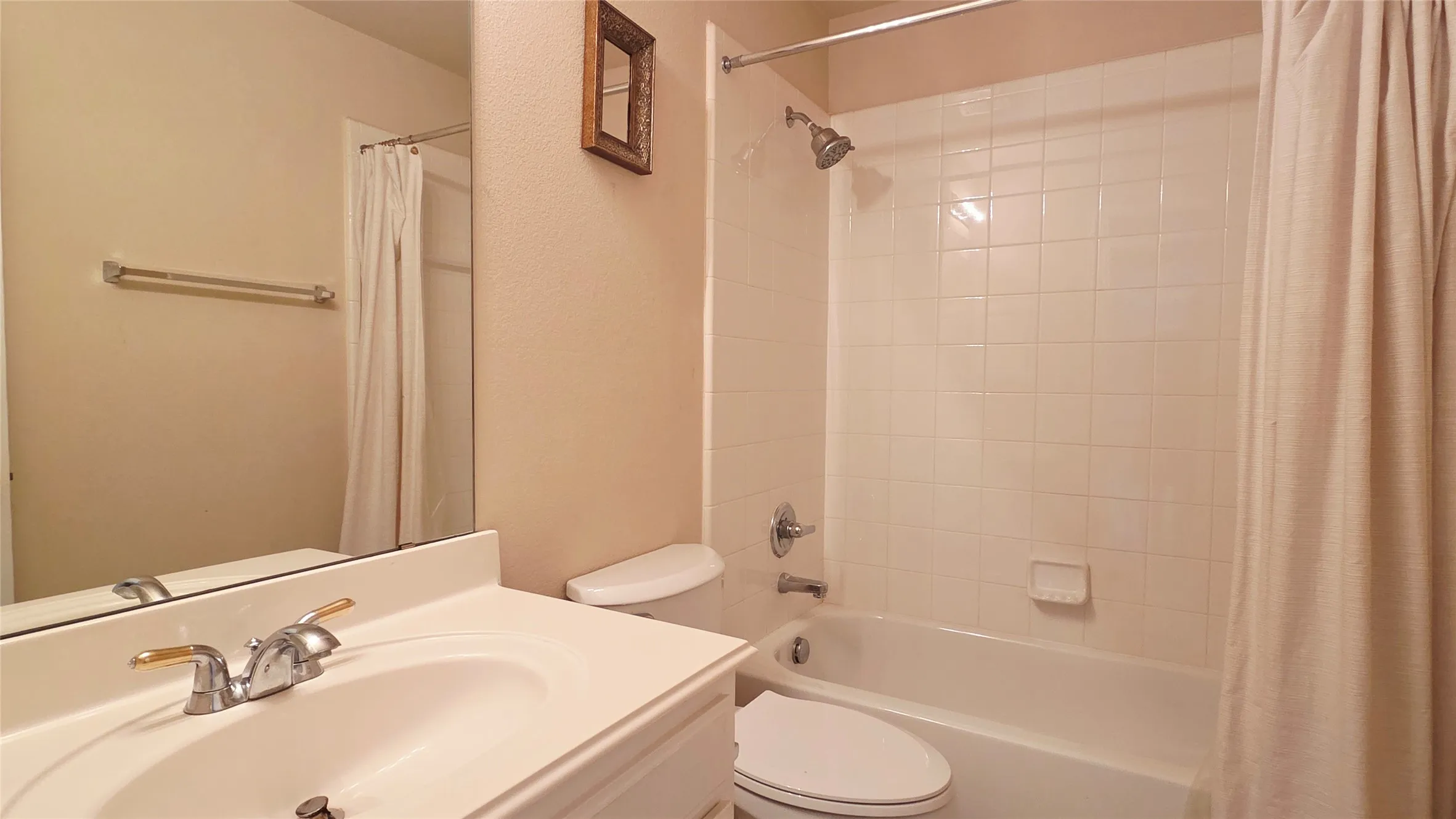 Single Family Residence For Rent in Dallas County , 1902 Smoke Tree Trail, Garland, Texas 75040, 5 Bedroom, 4 Bathroom, 2 Garage spaces, 3,943 Sqft, built in 2005, mls#21338134, Real Estate Agent in Garland, Homes For Rent in Dallas county, Homes For Rent in Garland, Realtor in Garland Texas, Real Estate Brokerage Independent Realty Texas, Luminita Cordes Realtor