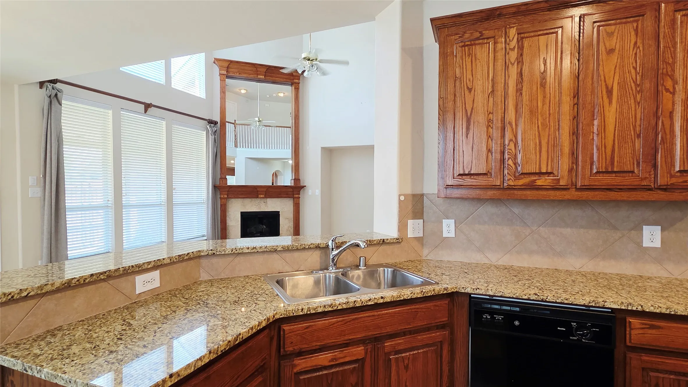 Single Family Residence For Rent in Dallas County , 1902 Smoke Tree Trail, Garland, Texas 75040, 5 Bedroom, 4 Bathroom, 2 Garage spaces, 3,943 Sqft, built in 2005, mls#21338134, Real Estate Agent in Garland, Homes For Rent in Dallas county, Homes For Rent in Garland, Realtor in Garland Texas, Real Estate Brokerage Independent Realty Texas, Luminita Cordes Realtor
