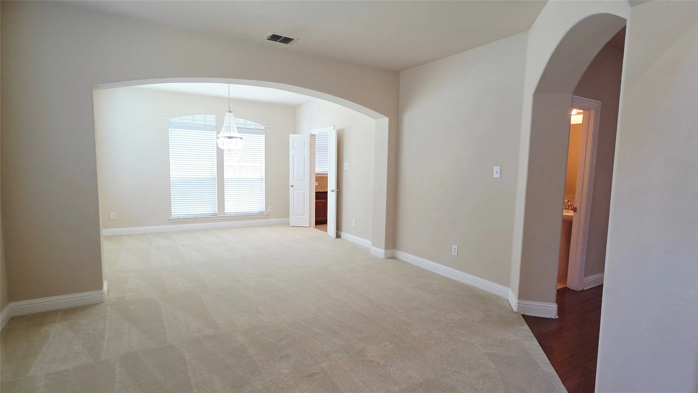 Single Family Residence For Rent in Dallas County , 1902 Smoke Tree Trail, Garland, Texas 75040, 5 Bedroom, 4 Bathroom, 2 Garage spaces, 3,943 Sqft, built in 2005, mls#21338134, Real Estate Agent in Garland, Homes For Rent in Dallas county, Homes For Rent in Garland, Realtor in Garland Texas, Real Estate Brokerage Independent Realty Texas, Luminita Cordes Realtor