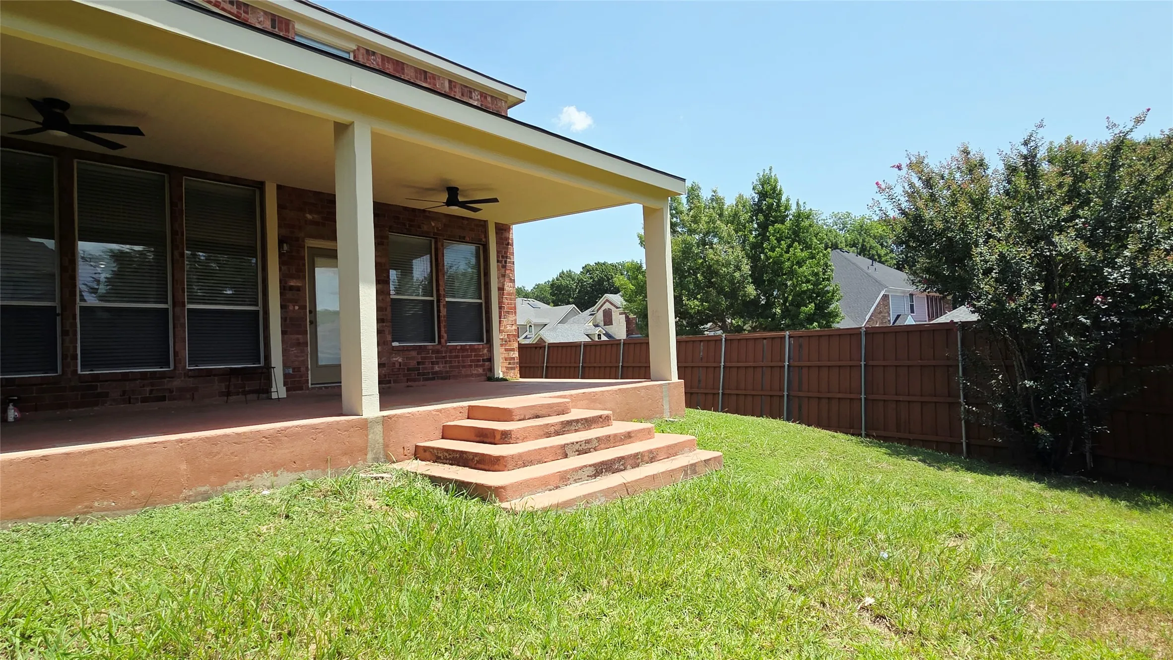 Single Family Residence For Rent in Dallas County , 1902 Smoke Tree Trail, Garland, Texas 75040, 5 Bedroom, 4 Bathroom, 2 Garage spaces, 3,943 Sqft, built in 2005, mls#21338134, Real Estate Agent in Garland, Homes For Rent in Dallas county, Homes For Rent in Garland, Realtor in Garland Texas, Real Estate Brokerage Independent Realty Texas, Luminita Cordes Realtor