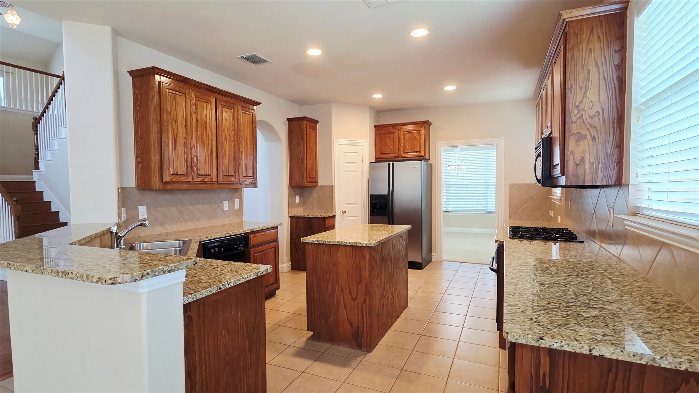 Single Family Residence For Rent in Dallas County , 1902 Smoke Tree Trail, Garland, Texas 75040, 5 Bedroom, 4 Bathroom, 2 Garage spaces, 3,943 Sqft, built in 2005, mls#21338134, Real Estate Agent in Garland, Homes For Rent in Dallas county, Homes For Rent in Garland, Realtor in Garland Texas, Real Estate Brokerage Independent Realty Texas, Luminita Cordes Realtor