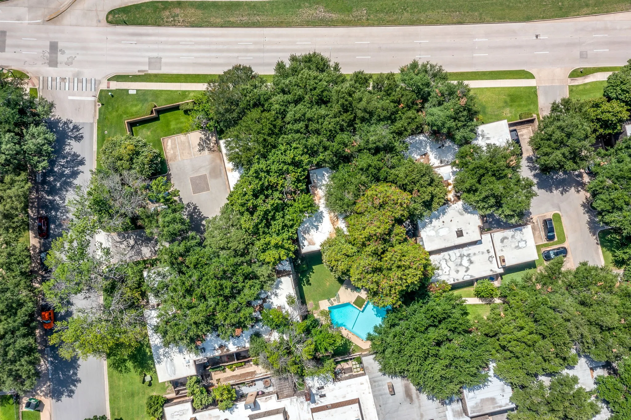 Townhouse For Sale in Tarrant County , 4414 Glenwood Court, Fort Worth, Texas 76109, 2 Bedroom, 2 Bathroom, 1 Garage spaces, 1,184 Sqft, built in 1975, mls#21337879, Real Estate Agent in Fort Worth, Homes For Sale in Tarrant county, Homes For Sale in Fort Worth, Realtor in Fort Worth Texas, Real Estate Brokerage Independent Realty Texas, Luminita Cordes Realtor