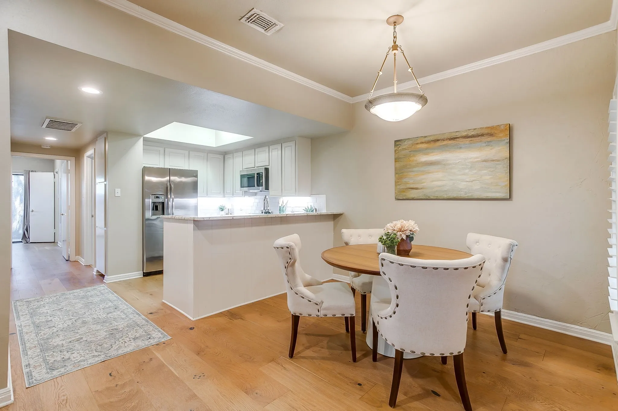 Townhouse For Sale in Tarrant County , 4414 Glenwood Court, Fort Worth, Texas 76109, 2 Bedroom, 2 Bathroom, 1 Garage spaces, 1,184 Sqft, built in 1975, mls#21337879, Real Estate Agent in Fort Worth, Homes For Sale in Tarrant county, Homes For Sale in Fort Worth, Realtor in Fort Worth Texas, Real Estate Brokerage Independent Realty Texas, Luminita Cordes Realtor