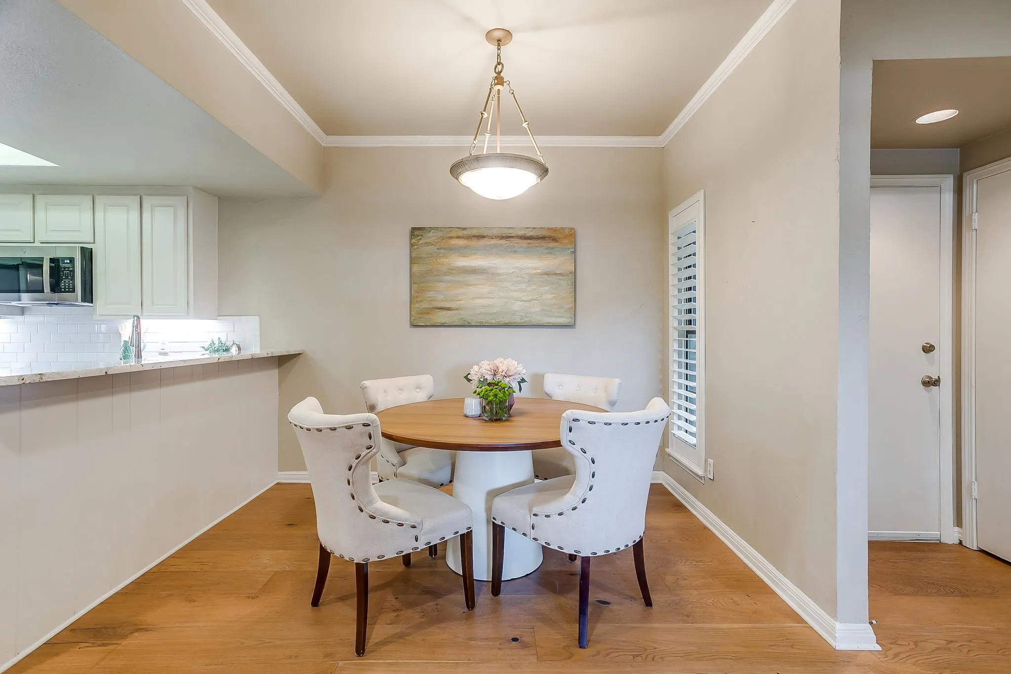 Townhouse For Sale in Tarrant County , 4414 Glenwood Court, Fort Worth, Texas 76109, 2 Bedroom, 2 Bathroom, 1 Garage spaces, 1,184 Sqft, built in 1975, mls#21337879, Real Estate Agent in Fort Worth, Homes For Sale in Tarrant county, Homes For Sale in Fort Worth, Realtor in Fort Worth Texas, Real Estate Brokerage Independent Realty Texas, Luminita Cordes Realtor