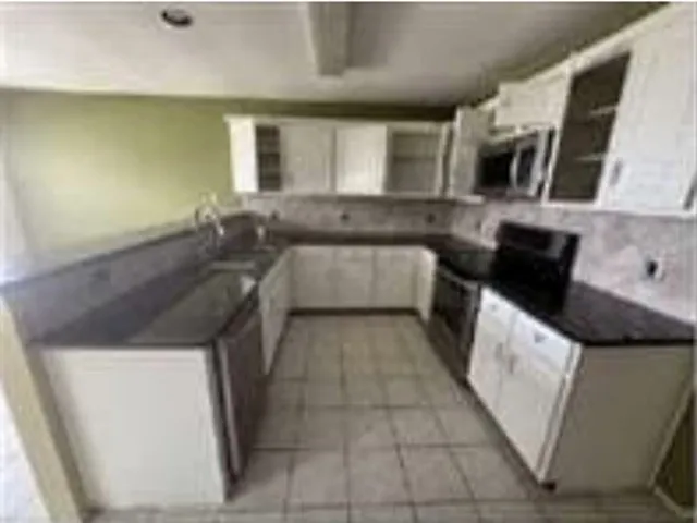 Single Family Residence For Sale in Denton County , 1416 Drake Lane, Lewisville, Texas 75077, 3 Bedroom, 2 Bathroom, 2 Garage spaces, 1,799 Sqft, built in 1999, mls#21338141, Real Estate Agent in Lewisville, Homes For Sale in Denton county, Homes For Sale in Lewisville, Realtor in Lewisville Texas, Real Estate Brokerage Independent Realty Texas, Luminita Cordes Realtor