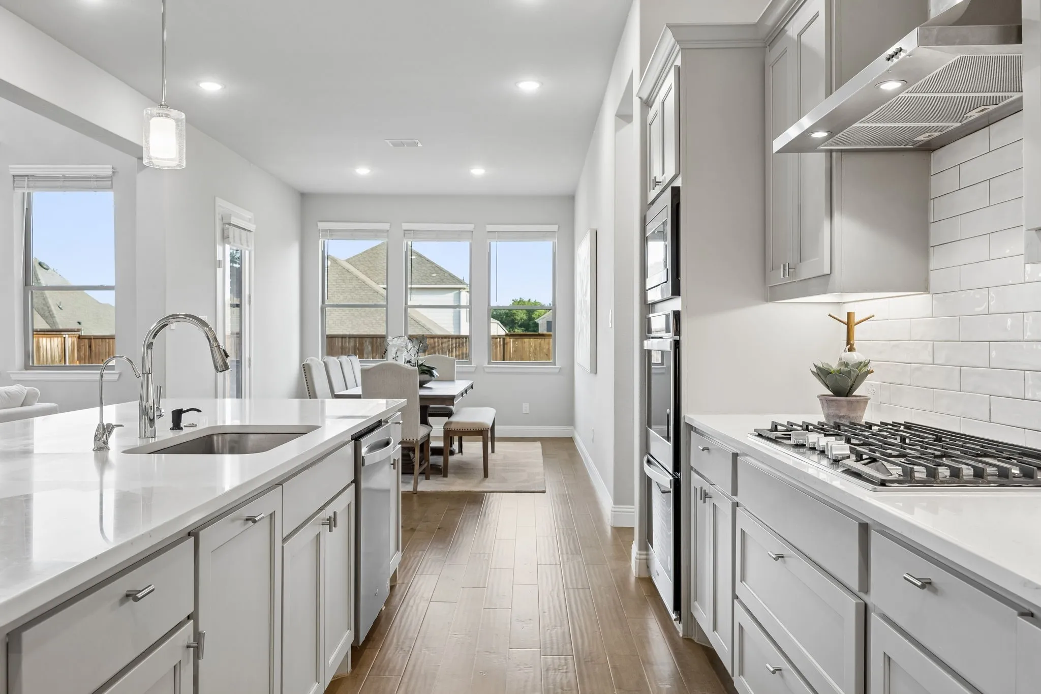Single Family Residence For Sale in Collin County , 9667 Summit Hills Drive, Frisco, Texas 75035, 4 Bedroom, 4 Bathroom, 3 Garage spaces, 3,562 Sqft, built in 2021, mls#21337282, Real Estate Agent in Frisco, Homes For Sale in Collin county, Homes For Sale in Frisco, Realtor in Frisco Texas, Real Estate Brokerage Independent Realty Texas, Luminita Cordes Realtor