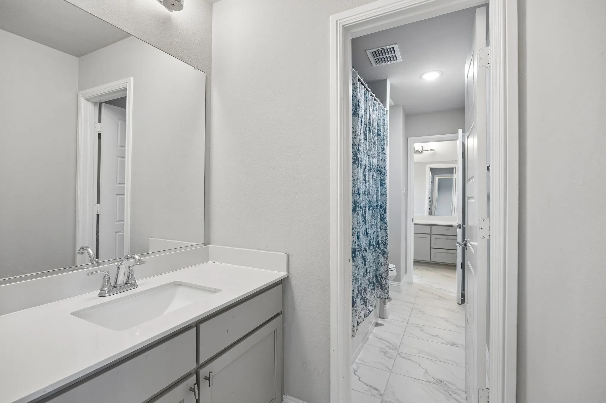Single Family Residence For Sale in Collin County , 9667 Summit Hills Drive, Frisco, Texas 75035, 4 Bedroom, 4 Bathroom, 3 Garage spaces, 3,562 Sqft, built in 2021, mls#21337282, Real Estate Agent in Frisco, Homes For Sale in Collin county, Homes For Sale in Frisco, Realtor in Frisco Texas, Real Estate Brokerage Independent Realty Texas, Luminita Cordes Realtor