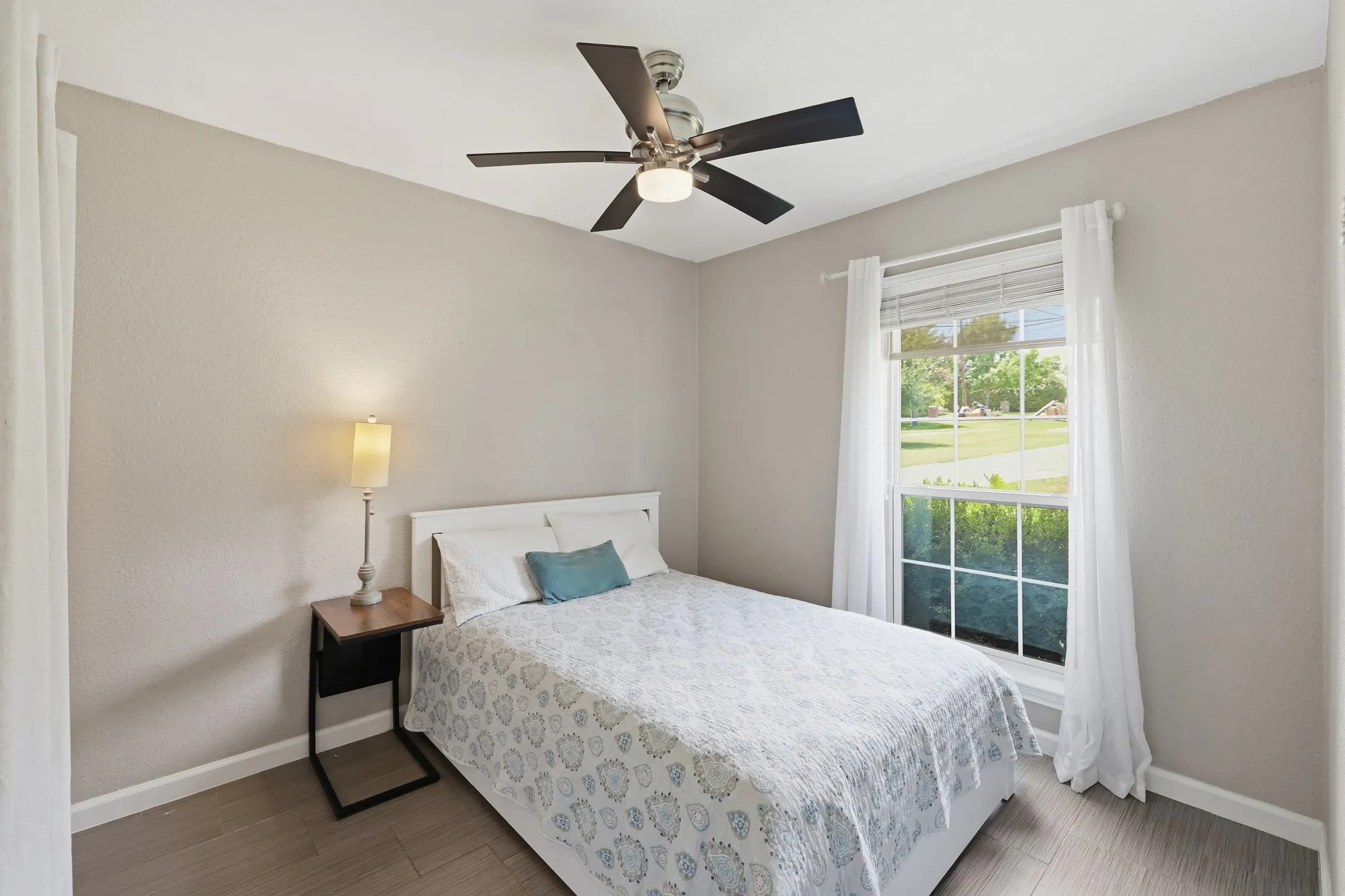 Single Family Residence For Rent in Dallas County , 10355 Baronne Circle, Dallas, Texas 75218, 2 Bedrooms, 1 Bathroom, 1 Garage spaces, 905 Sqft, built in 1970, Price $2,500, mls#21336488, Real Estate Agent in Dallas, Homes For Rent in Dallas county, Homes For Rent in Dallas, Realtor in Dallas Texas, Real Estate Brokerage Independent Realty Texas, Luminita Cordes Realtor