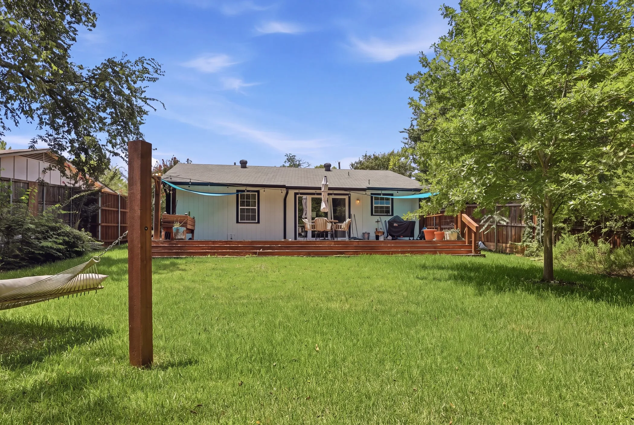 Single Family Residence For Rent in Dallas County , 10355 Baronne Circle, Dallas, Texas 75218, 2 Bedrooms, 1 Bathroom, 1 Garage spaces, 905 Sqft, built in 1970, Price $2,500, mls#21336488, Real Estate Agent in Dallas, Homes For Rent in Dallas county, Homes For Rent in Dallas, Realtor in Dallas Texas, Real Estate Brokerage Independent Realty Texas, Luminita Cordes Realtor
