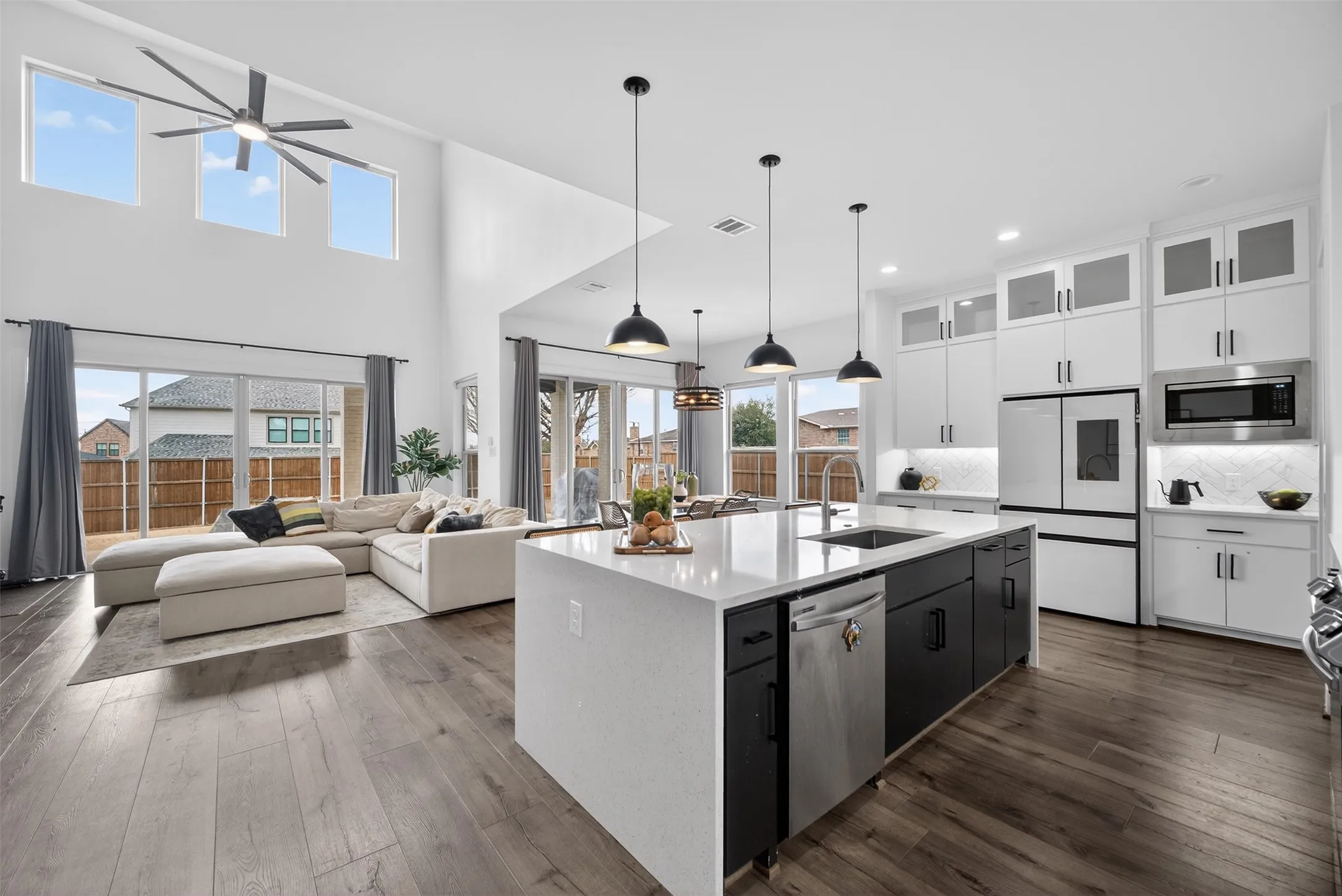 Single Family Residence For Sale in Dallas County , 1322 Genoa Circle, Garland, Texas 75040, 4 Bedroom, 3 Bathroom, 2 Garage spaces, 2,695 Sqft, built in 2022, mls#21319379, Real Estate Agent in Garland, Homes For Sale in Dallas county, Homes For Sale in Garland, Realtor in Garland Texas, Real Estate Brokerage Independent Realty Texas, Luminita Cordes Realtor