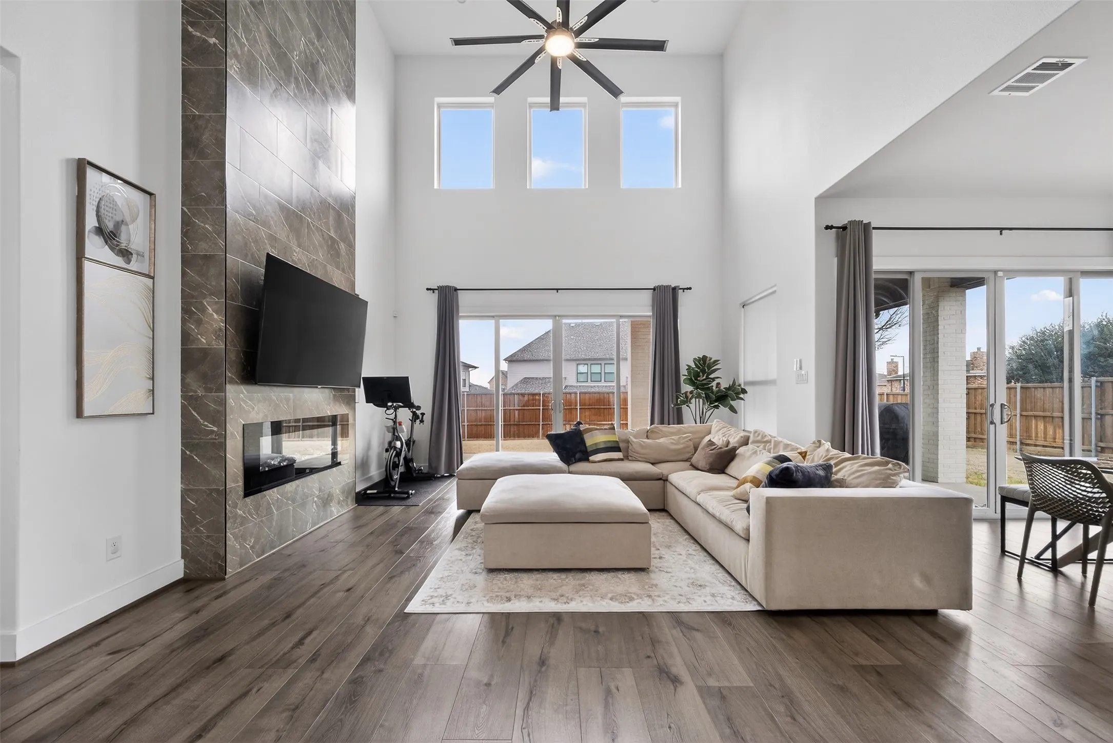 Single Family Residence For Sale in Dallas County , 1322 Genoa Circle, Garland, Texas 75040, 4 Bedroom, 3 Bathroom, 2 Garage spaces, 2,695 Sqft, built in 2022, mls#21319379, Real Estate Agent in Garland, Homes For Sale in Dallas county, Homes For Sale in Garland, Realtor in Garland Texas, Real Estate Brokerage Independent Realty Texas, Luminita Cordes Realtor