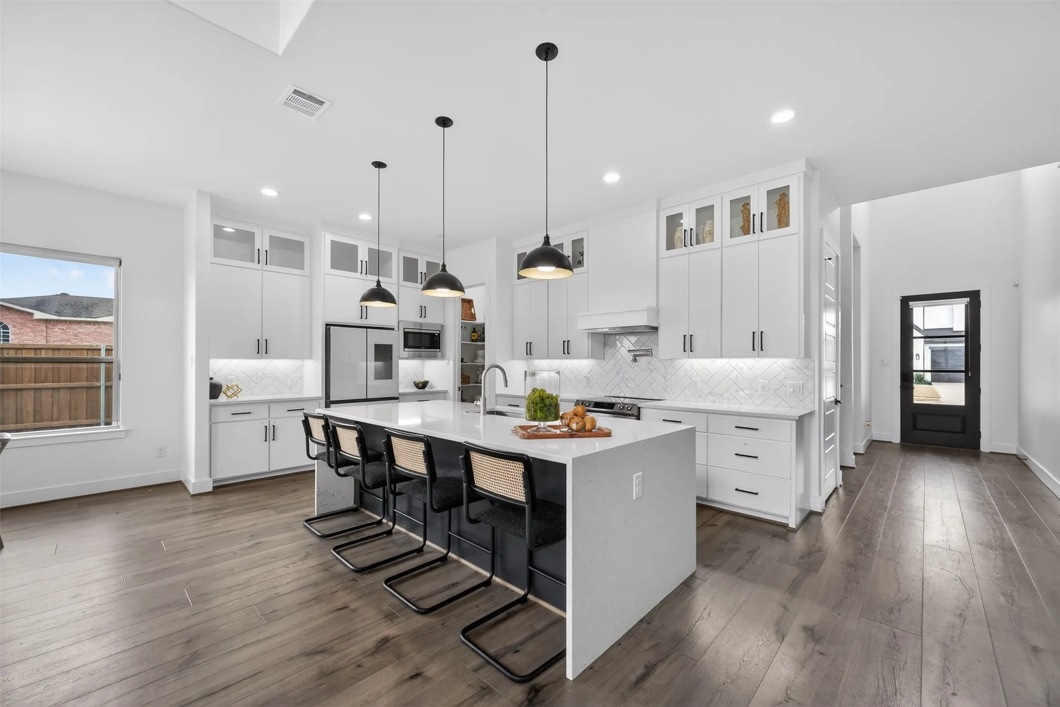 Single Family Residence For Sale in Dallas County , 1322 Genoa Circle, Garland, Texas 75040, 4 Bedroom, 3 Bathroom, 2 Garage spaces, 2,695 Sqft, built in 2022, mls#21319379, Real Estate Agent in Garland, Homes For Sale in Dallas county, Homes For Sale in Garland, Realtor in Garland Texas, Real Estate Brokerage Independent Realty Texas, Luminita Cordes Realtor