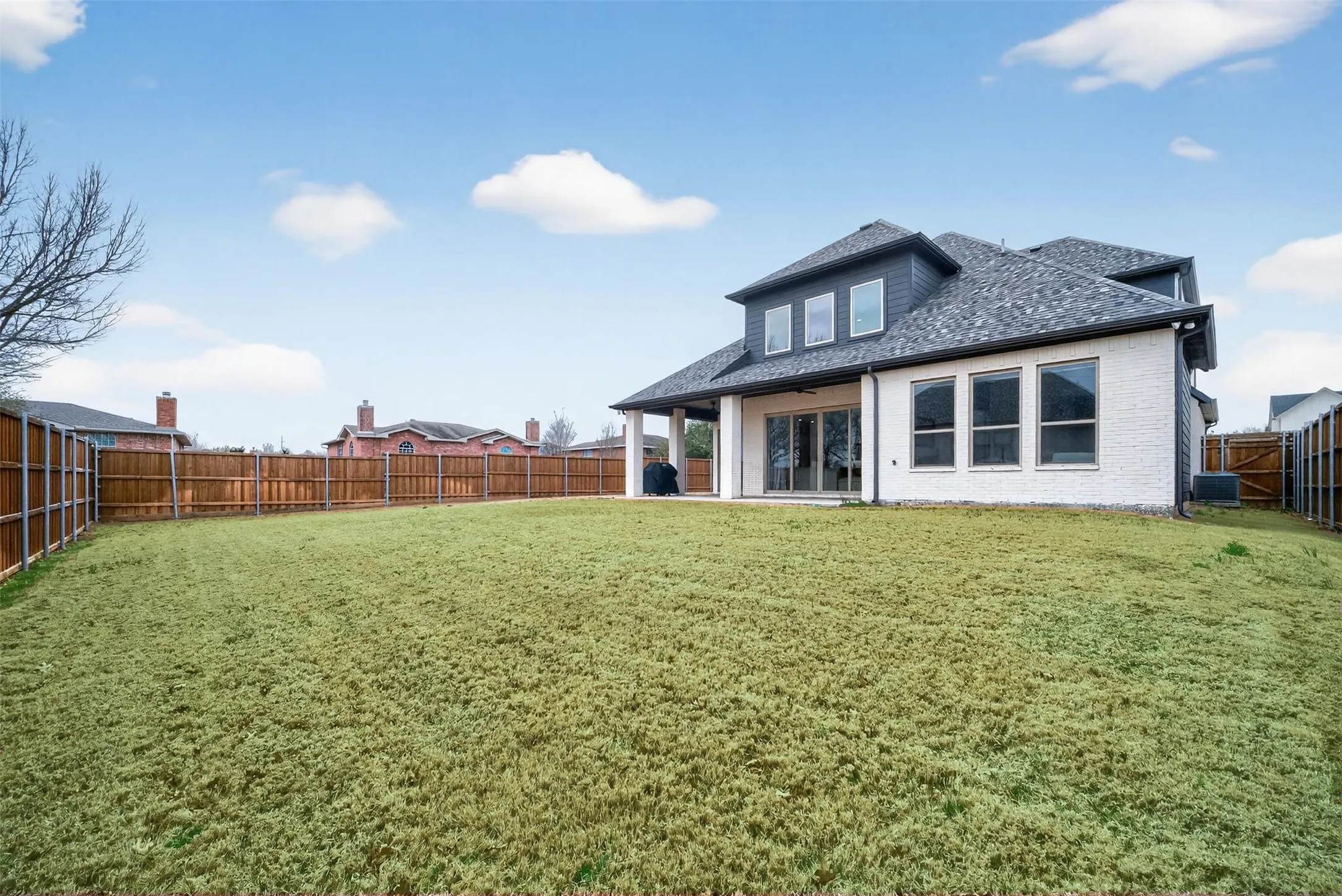 Single Family Residence For Sale in Dallas County , 1322 Genoa Circle, Garland, Texas 75040, 4 Bedroom, 3 Bathroom, 2 Garage spaces, 2,695 Sqft, built in 2022, mls#21319379, Real Estate Agent in Garland, Homes For Sale in Dallas county, Homes For Sale in Garland, Realtor in Garland Texas, Real Estate Brokerage Independent Realty Texas, Luminita Cordes Realtor
