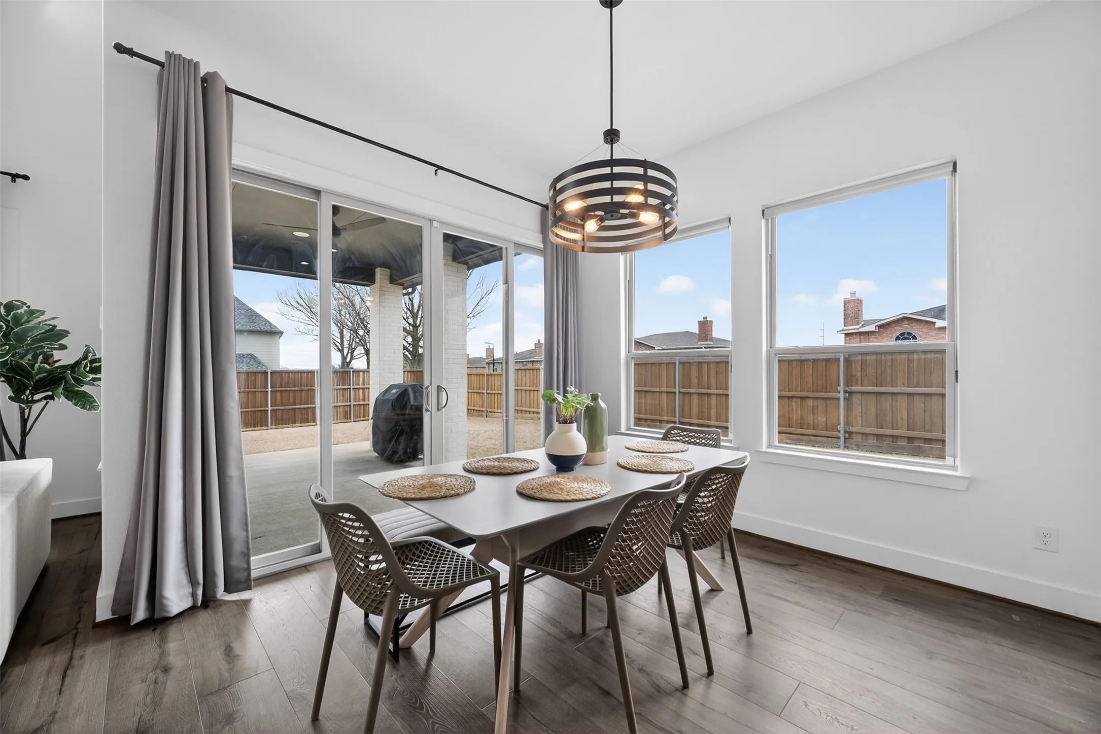 Single Family Residence For Sale in Dallas County , 1322 Genoa Circle, Garland, Texas 75040, 4 Bedroom, 3 Bathroom, 2 Garage spaces, 2,695 Sqft, built in 2022, mls#21319379, Real Estate Agent in Garland, Homes For Sale in Dallas county, Homes For Sale in Garland, Realtor in Garland Texas, Real Estate Brokerage Independent Realty Texas, Luminita Cordes Realtor