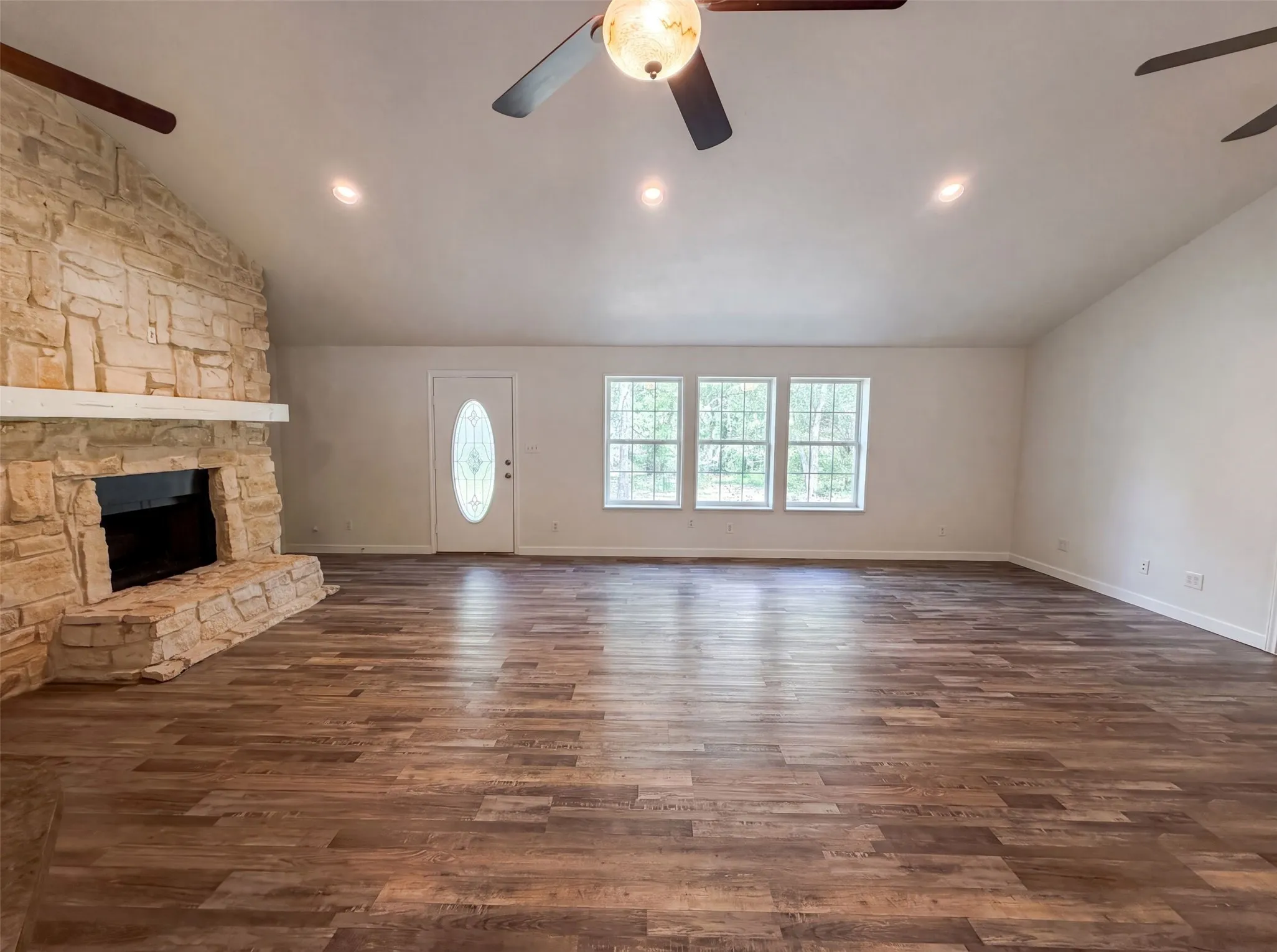 Single Family Residence For Sale in Wood County , 205 Private Road 6980, Alba, Texas 75410, 2 Bedroom, 2 Bathroom, Garage spaces, 1,736 Sqft, built in 2005, mls#21333823, Real Estate Agent in Alba, Homes For Sale in Wood county, Homes For Sale in Alba, Realtor in Alba Texas, Real Estate Brokerage Independent Realty Texas, Luminita Cordes Realtor