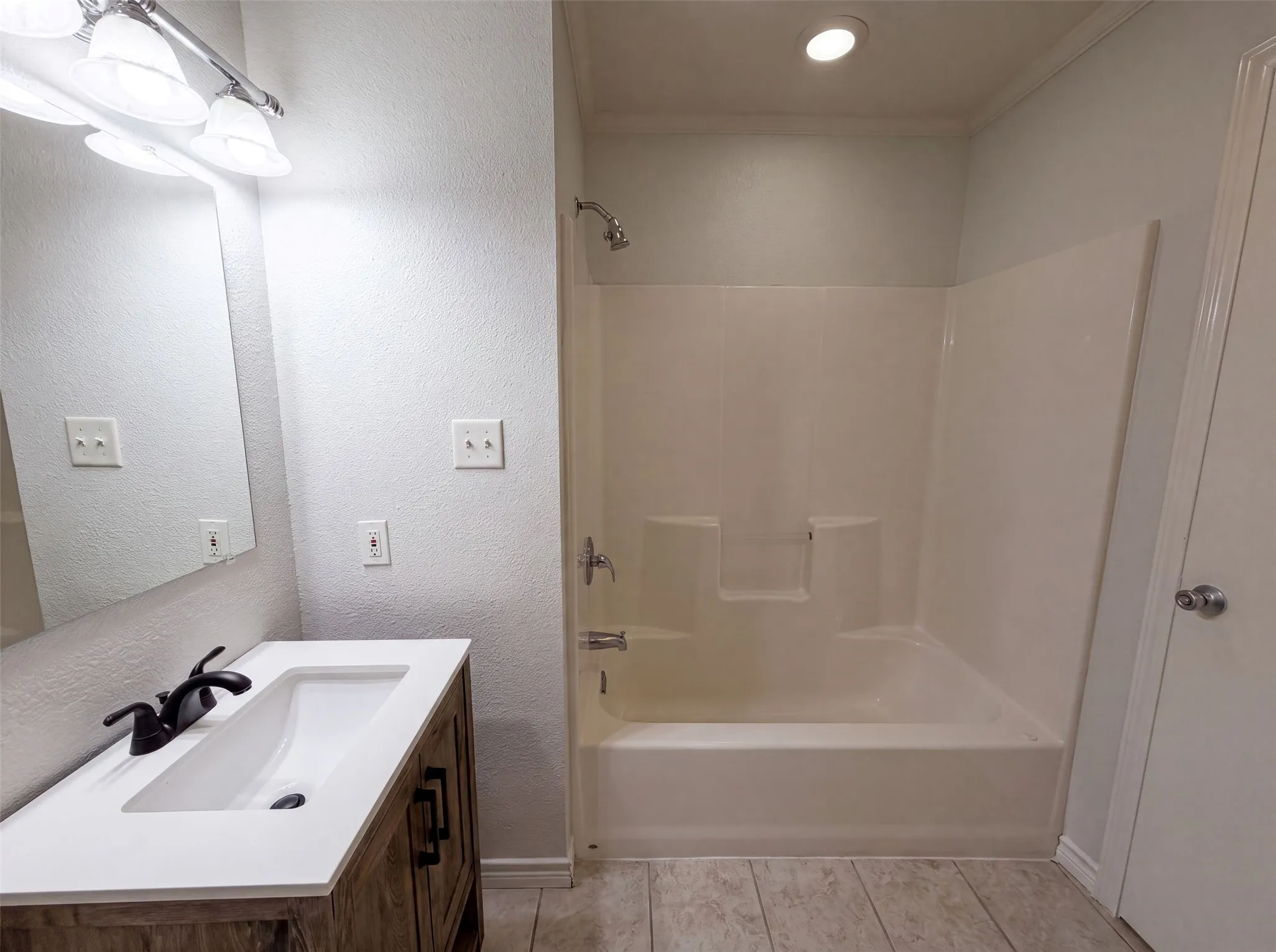 Single Family Residence For Sale in Wood County , 205 Private Road 6980, Alba, Texas 75410, 2 Bedroom, 2 Bathroom, Garage spaces, 1,736 Sqft, built in 2005, mls#21333823, Real Estate Agent in Alba, Homes For Sale in Wood county, Homes For Sale in Alba, Realtor in Alba Texas, Real Estate Brokerage Independent Realty Texas, Luminita Cordes Realtor