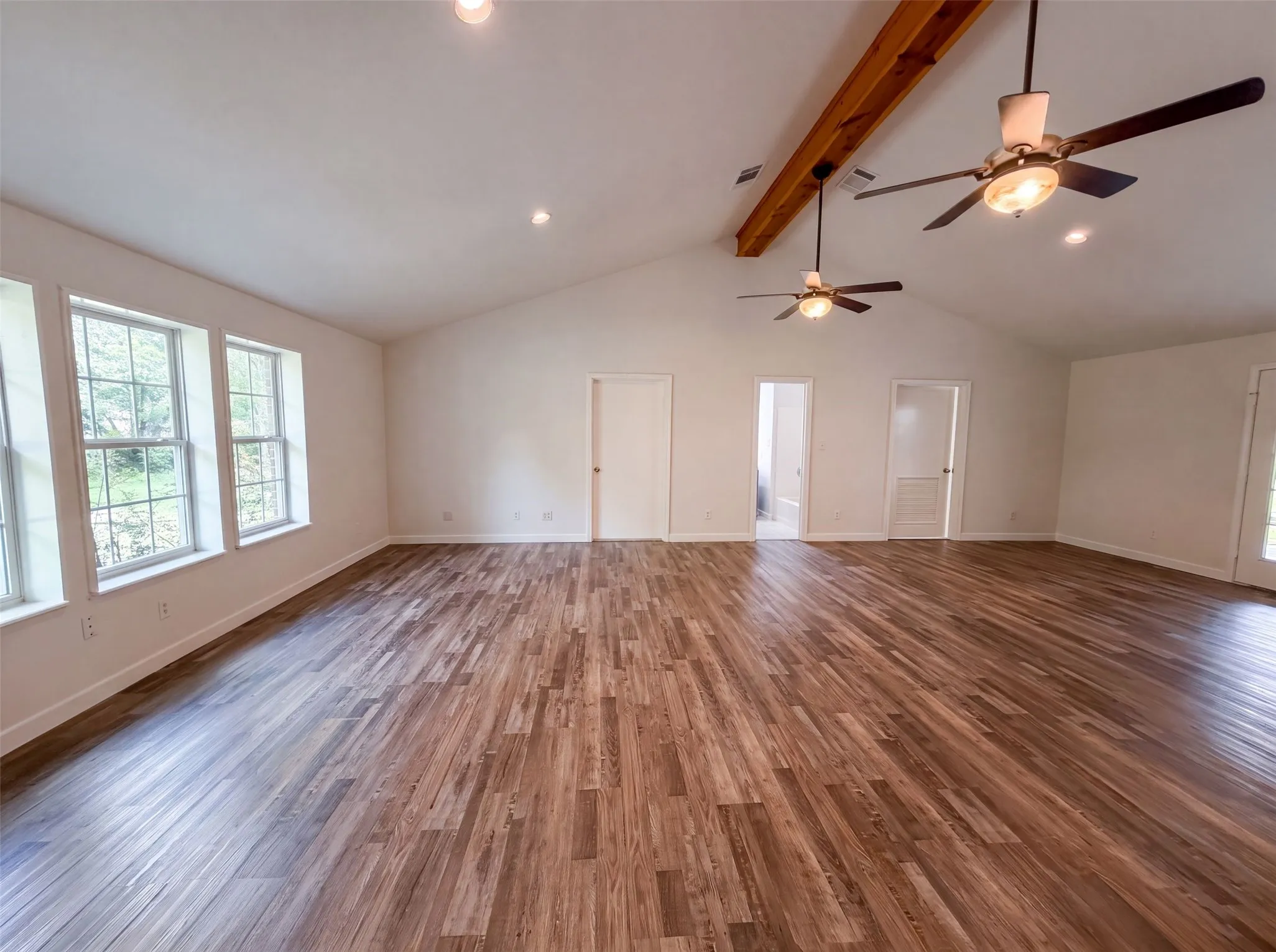 Single Family Residence For Sale in Wood County , 205 Private Road 6980, Alba, Texas 75410, 2 Bedroom, 2 Bathroom, Garage spaces, 1,736 Sqft, built in 2005, mls#21333823, Real Estate Agent in Alba, Homes For Sale in Wood county, Homes For Sale in Alba, Realtor in Alba Texas, Real Estate Brokerage Independent Realty Texas, Luminita Cordes Realtor