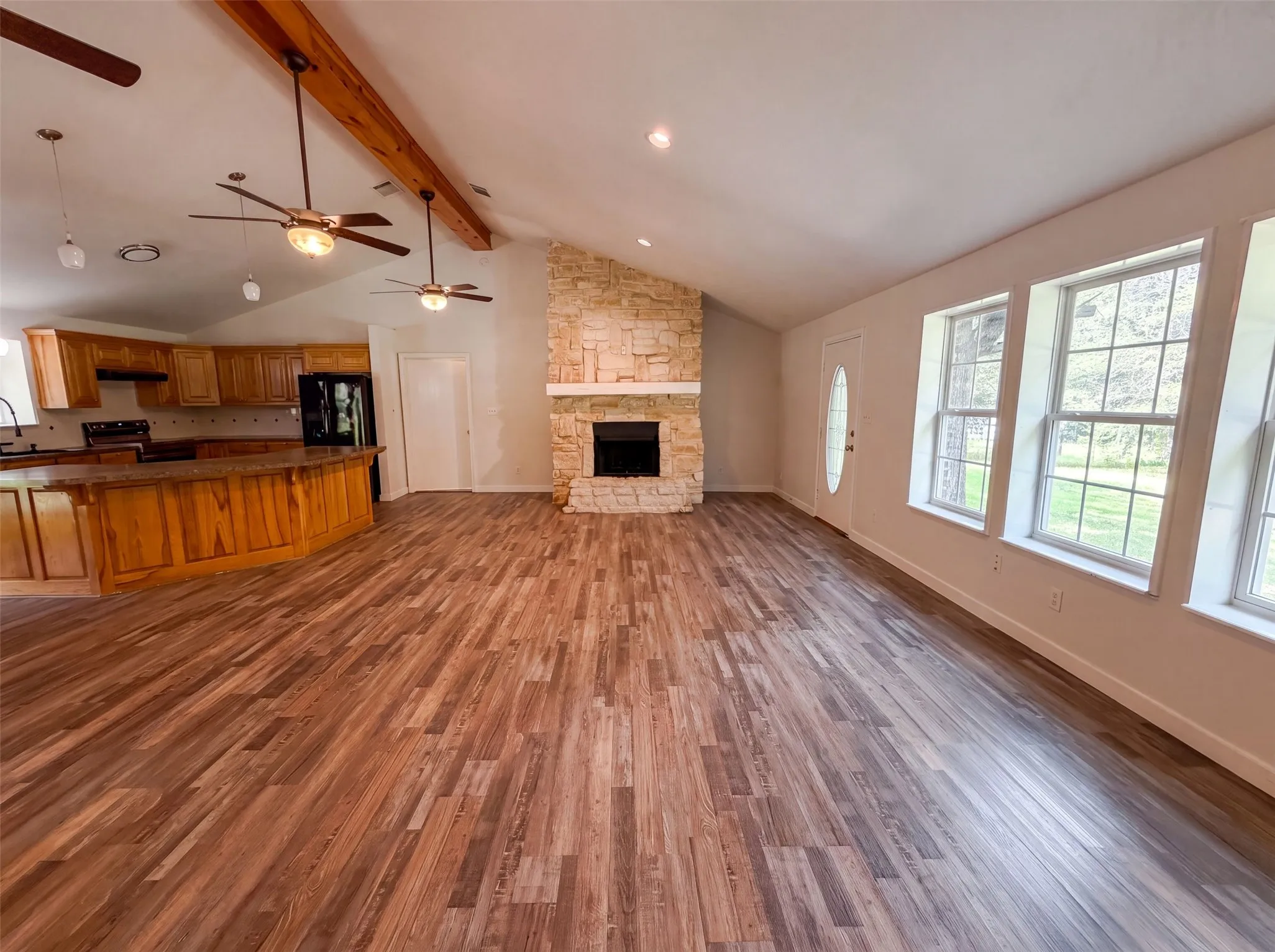Single Family Residence For Sale in Wood County , 205 Private Road 6980, Alba, Texas 75410, 2 Bedroom, 2 Bathroom, Garage spaces, 1,736 Sqft, built in 2005, mls#21333823, Real Estate Agent in Alba, Homes For Sale in Wood county, Homes For Sale in Alba, Realtor in Alba Texas, Real Estate Brokerage Independent Realty Texas, Luminita Cordes Realtor