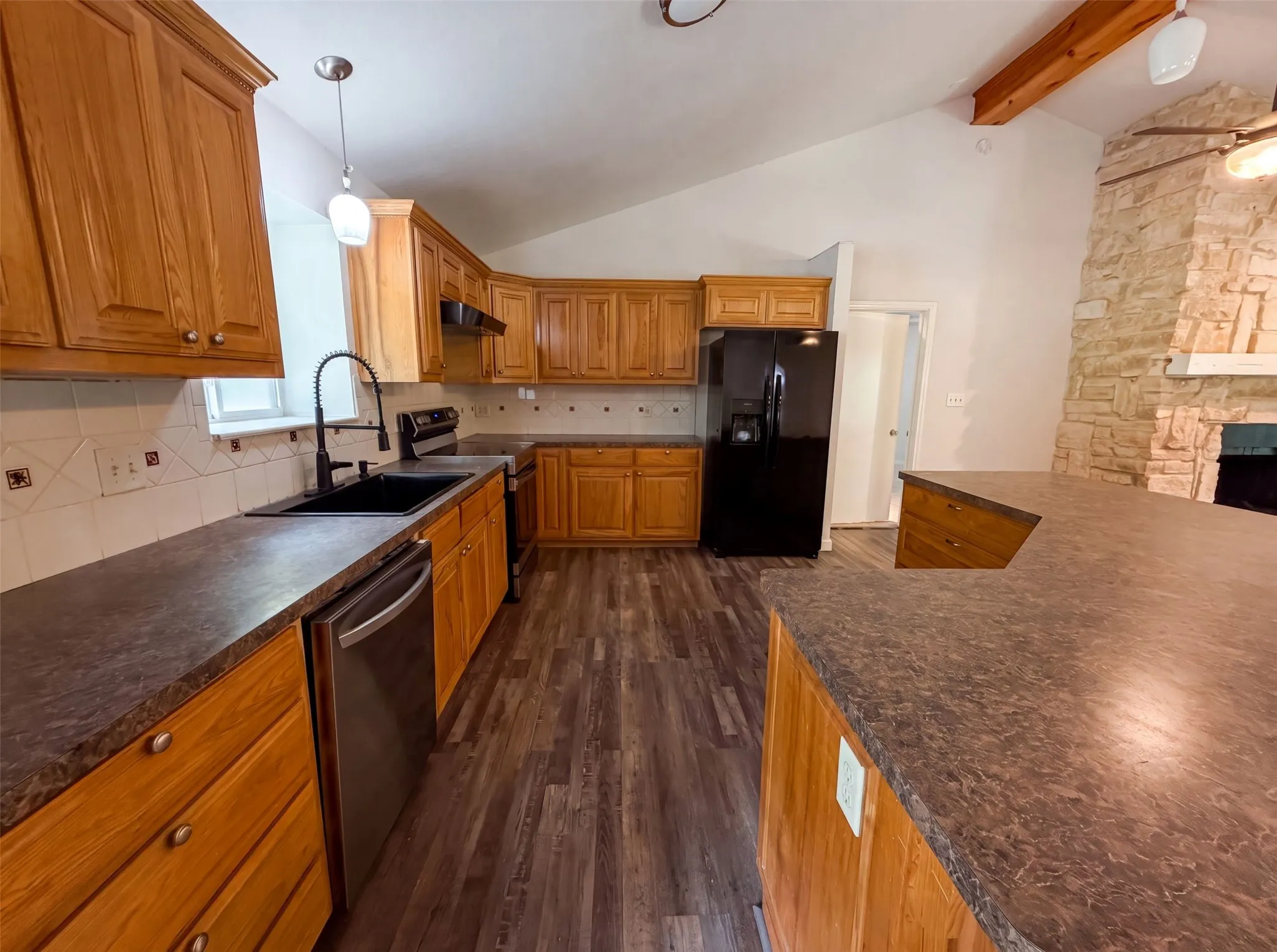 Single Family Residence For Sale in Wood County , 205 Private Road 6980, Alba, Texas 75410, 2 Bedroom, 2 Bathroom, Garage spaces, 1,736 Sqft, built in 2005, mls#21333823, Real Estate Agent in Alba, Homes For Sale in Wood county, Homes For Sale in Alba, Realtor in Alba Texas, Real Estate Brokerage Independent Realty Texas, Luminita Cordes Realtor