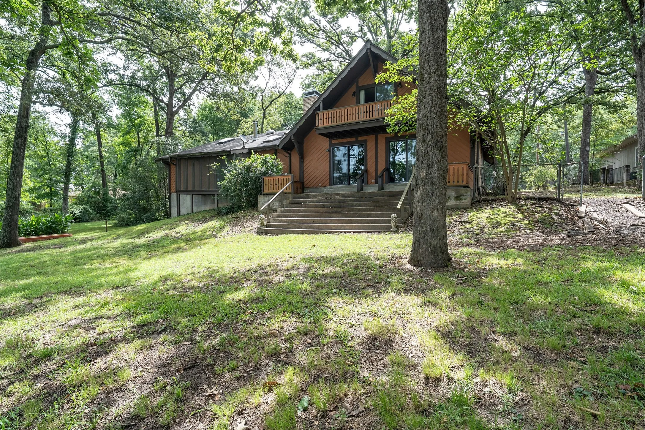 Single Family Residence For Sale in Smith County , 20862 Bay Shore Drive, Flint, Texas 75762, 3 Bedroom, 3 Bathroom, 3 Garage spaces, 2,114 Sqft, built in 1978, mls#21338167, Real Estate Agent in Flint, Homes For Sale in Smith county, Homes For Sale in Flint, Realtor in Flint Texas, Real Estate Brokerage Independent Realty Texas, Luminita Cordes Realtor