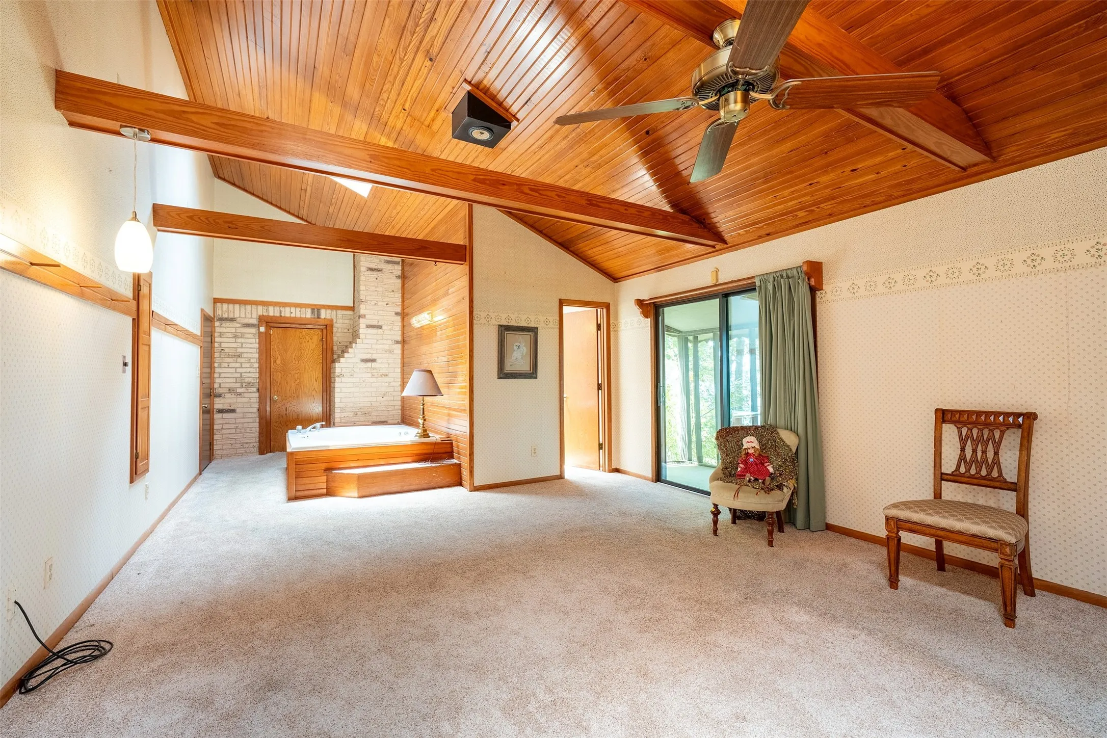 Single Family Residence For Sale in Smith County , 20862 Bay Shore Drive, Flint, Texas 75762, 3 Bedroom, 3 Bathroom, 3 Garage spaces, 2,114 Sqft, built in 1978, mls#21338167, Real Estate Agent in Flint, Homes For Sale in Smith county, Homes For Sale in Flint, Realtor in Flint Texas, Real Estate Brokerage Independent Realty Texas, Luminita Cordes Realtor