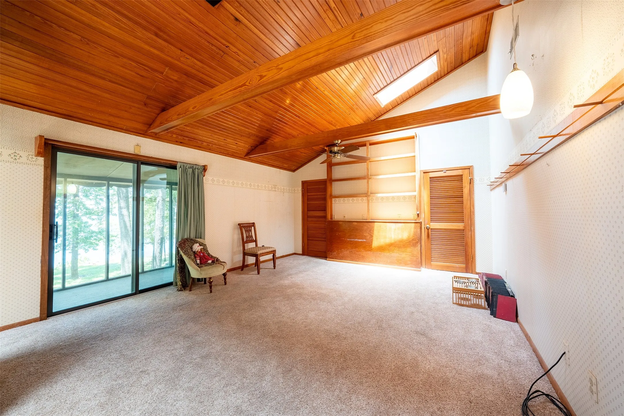 Single Family Residence For Sale in Smith County , 20862 Bay Shore Drive, Flint, Texas 75762, 3 Bedroom, 3 Bathroom, 3 Garage spaces, 2,114 Sqft, built in 1978, mls#21338167, Real Estate Agent in Flint, Homes For Sale in Smith county, Homes For Sale in Flint, Realtor in Flint Texas, Real Estate Brokerage Independent Realty Texas, Luminita Cordes Realtor