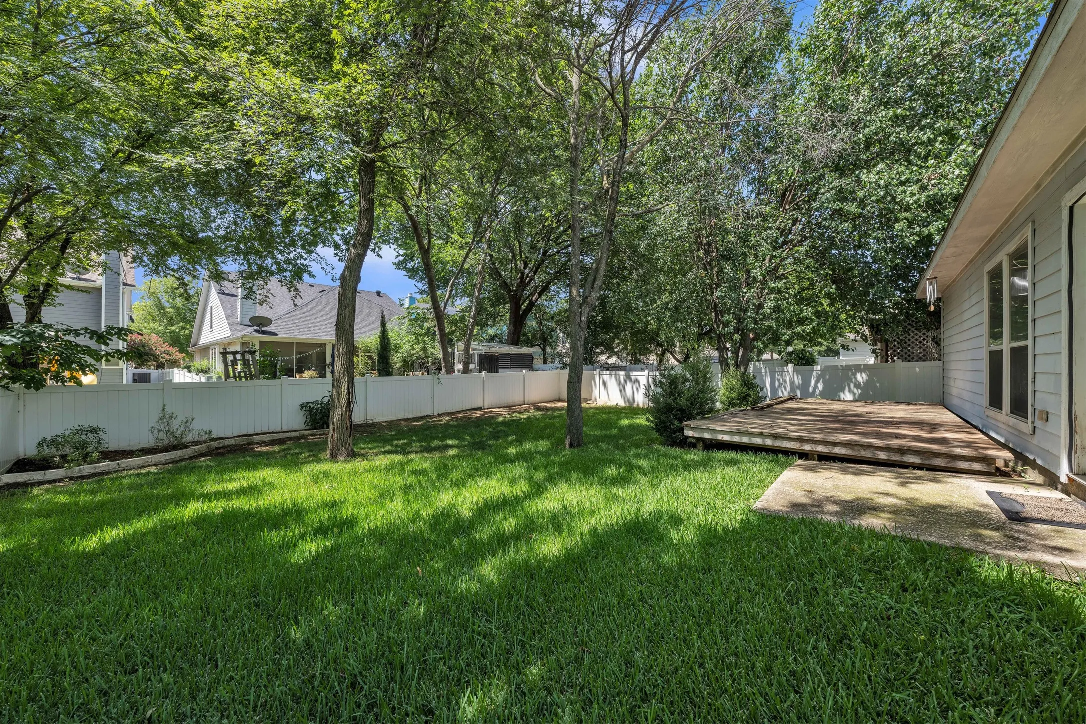Single Family Residence For Sale in Denton County , 9924 Lexington Drive, Providence Village, Texas 76227, 3 Bedroom, 2 Bathroom, 2 Garage spaces, 1,451 Sqft, built in 2005, mls#21338147, Real Estate Agent in Providence Village, Homes For Sale in Denton county, Homes For Sale in Providence Village, Realtor in Providence Village Texas, Real Estate Brokerage Independent Realty Texas, Luminita Cordes Realtor