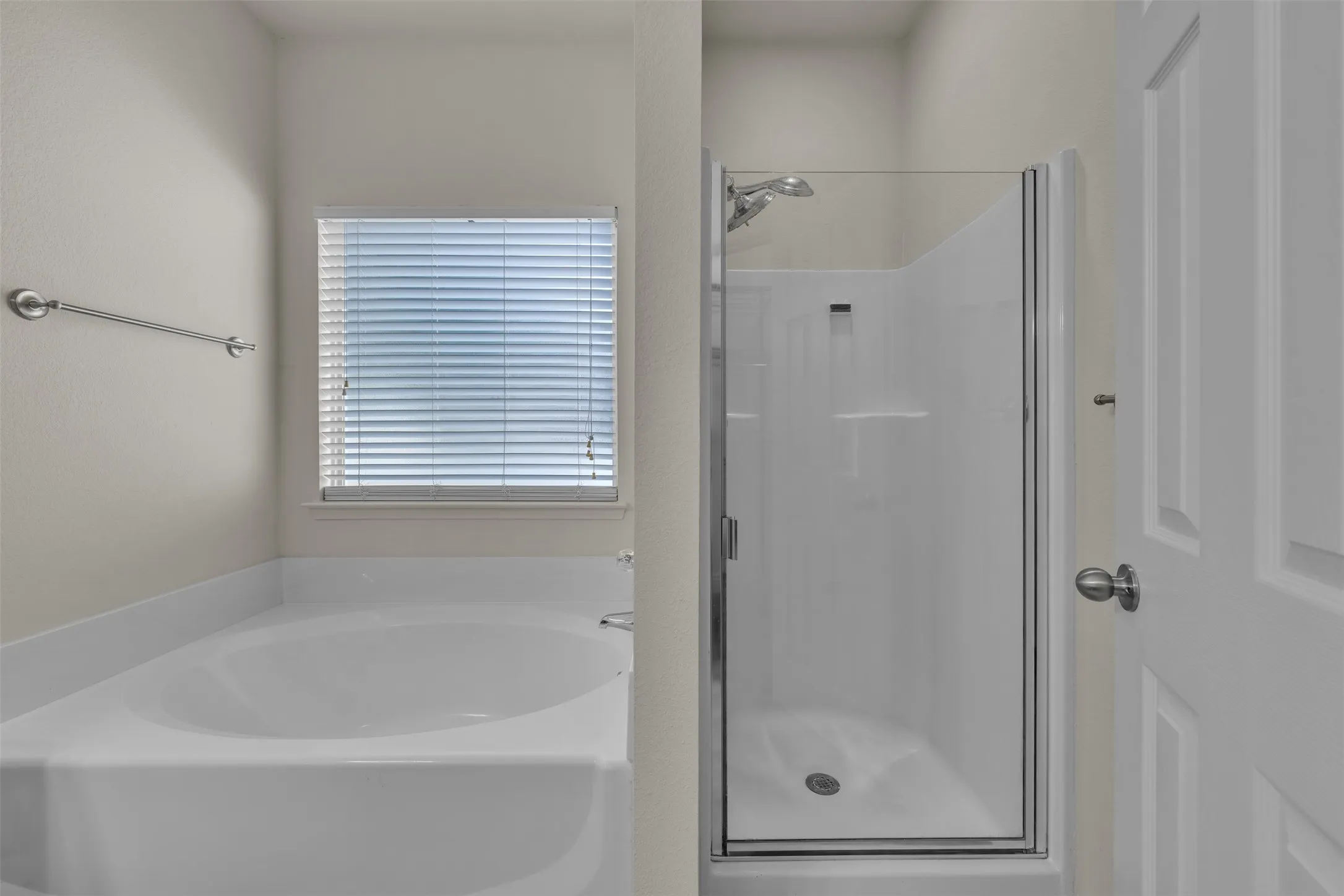 Single Family Residence For Sale in Denton County , 9924 Lexington Drive, Providence Village, Texas 76227, 3 Bedroom, 2 Bathroom, 2 Garage spaces, 1,451 Sqft, built in 2005, mls#21338147, Real Estate Agent in Providence Village, Homes For Sale in Denton county, Homes For Sale in Providence Village, Realtor in Providence Village Texas, Real Estate Brokerage Independent Realty Texas, Luminita Cordes Realtor
