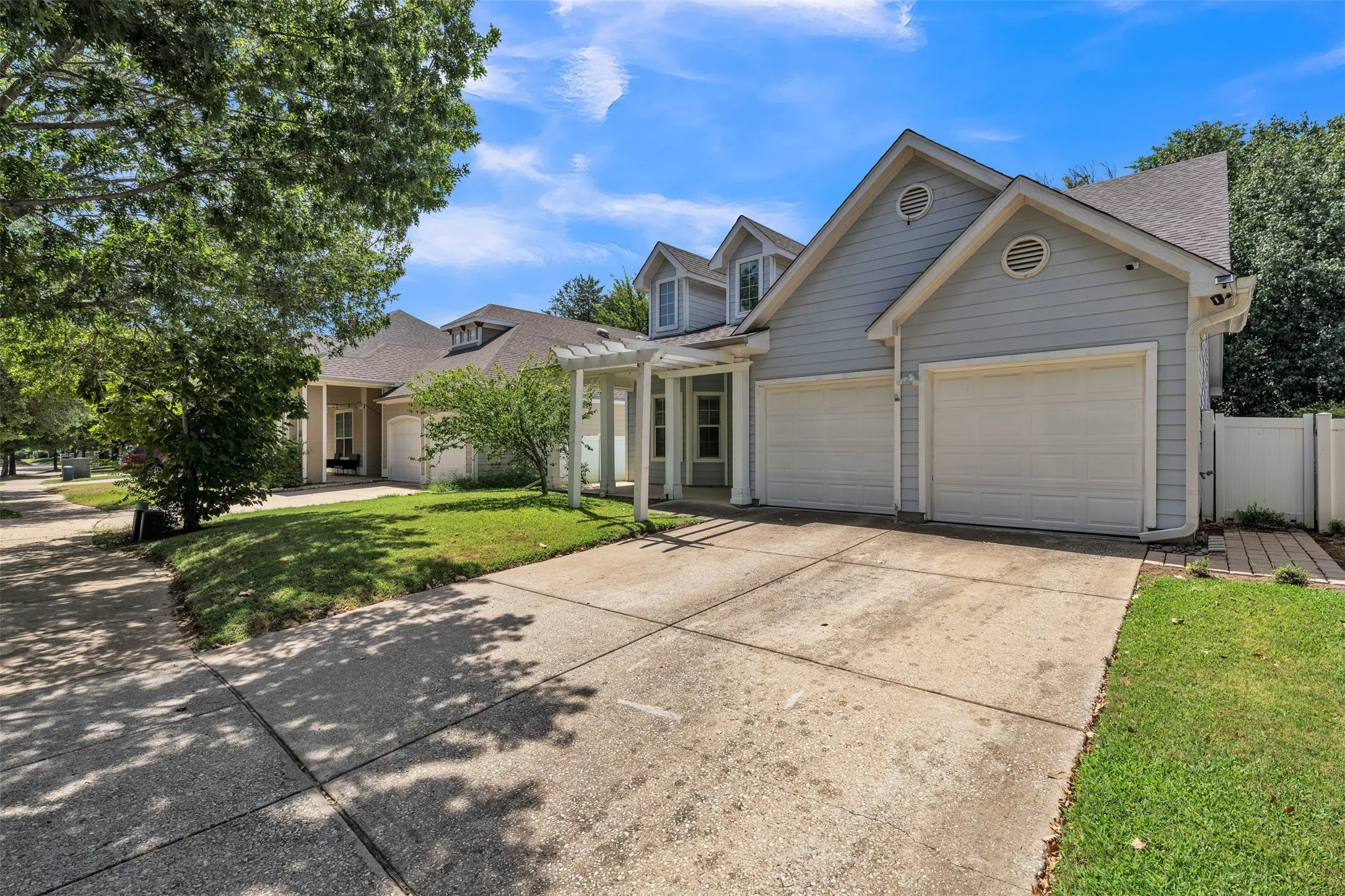 Single Family Residence For Sale in Denton County , 9924 Lexington Drive, Providence Village, Texas 76227, 3 Bedroom, 2 Bathroom, 2 Garage spaces, 1,451 Sqft, built in 2005, mls#21338147, Real Estate Agent in Providence Village, Homes For Sale in Denton county, Homes For Sale in Providence Village, Realtor in Providence Village Texas, Real Estate Brokerage Independent Realty Texas, Luminita Cordes Realtor