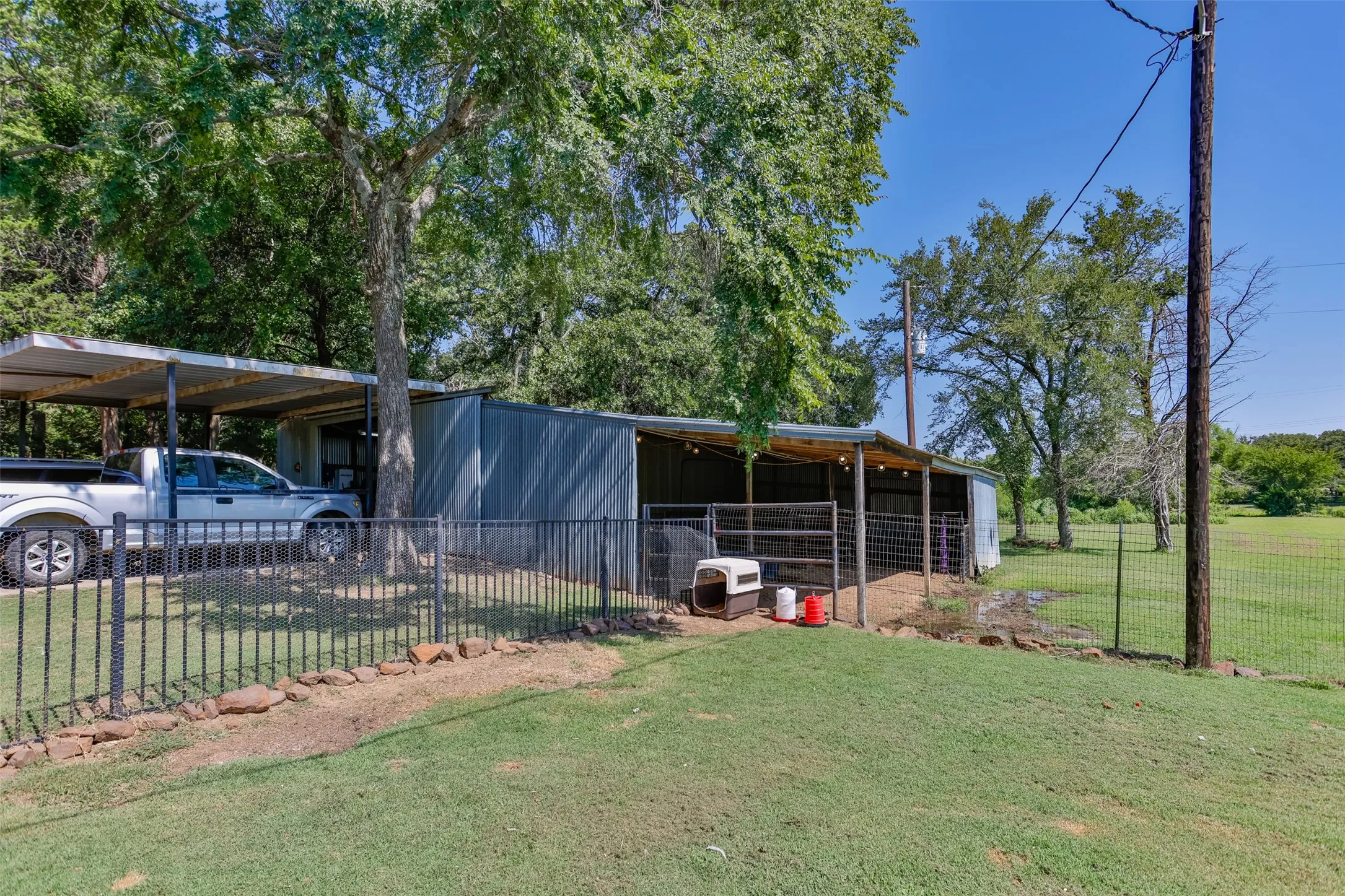 Single Family Residence For Sale in Cooke County , 671 County Road 163, Gainesville, Texas 76240, 2 Bedroom, 2 Bathroom, 1 Garage spaces, 1,344 Sqft, built in 1998, mls#21338182, Real Estate Agent in Gainesville, Homes For Sale in Cooke county, Homes For Sale in Gainesville, Realtor in Gainesville Texas, Real Estate Brokerage Independent Realty Texas, Luminita Cordes Realtor