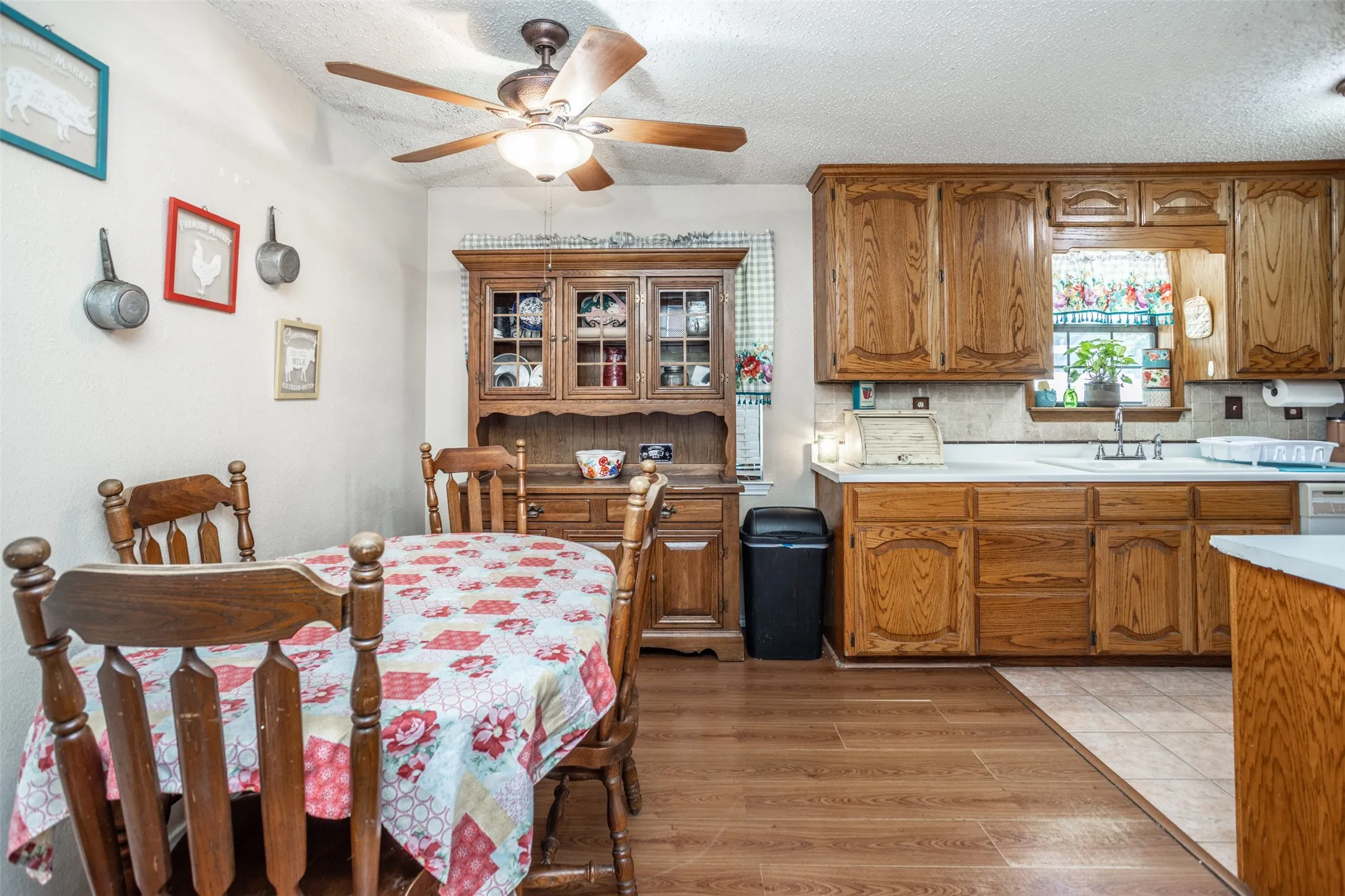 Single Family Residence For Sale in Cooke County , 671 County Road 163, Gainesville, Texas 76240, 2 Bedroom, 2 Bathroom, 1 Garage spaces, 1,344 Sqft, built in 1998, mls#21338182, Real Estate Agent in Gainesville, Homes For Sale in Cooke county, Homes For Sale in Gainesville, Realtor in Gainesville Texas, Real Estate Brokerage Independent Realty Texas, Luminita Cordes Realtor