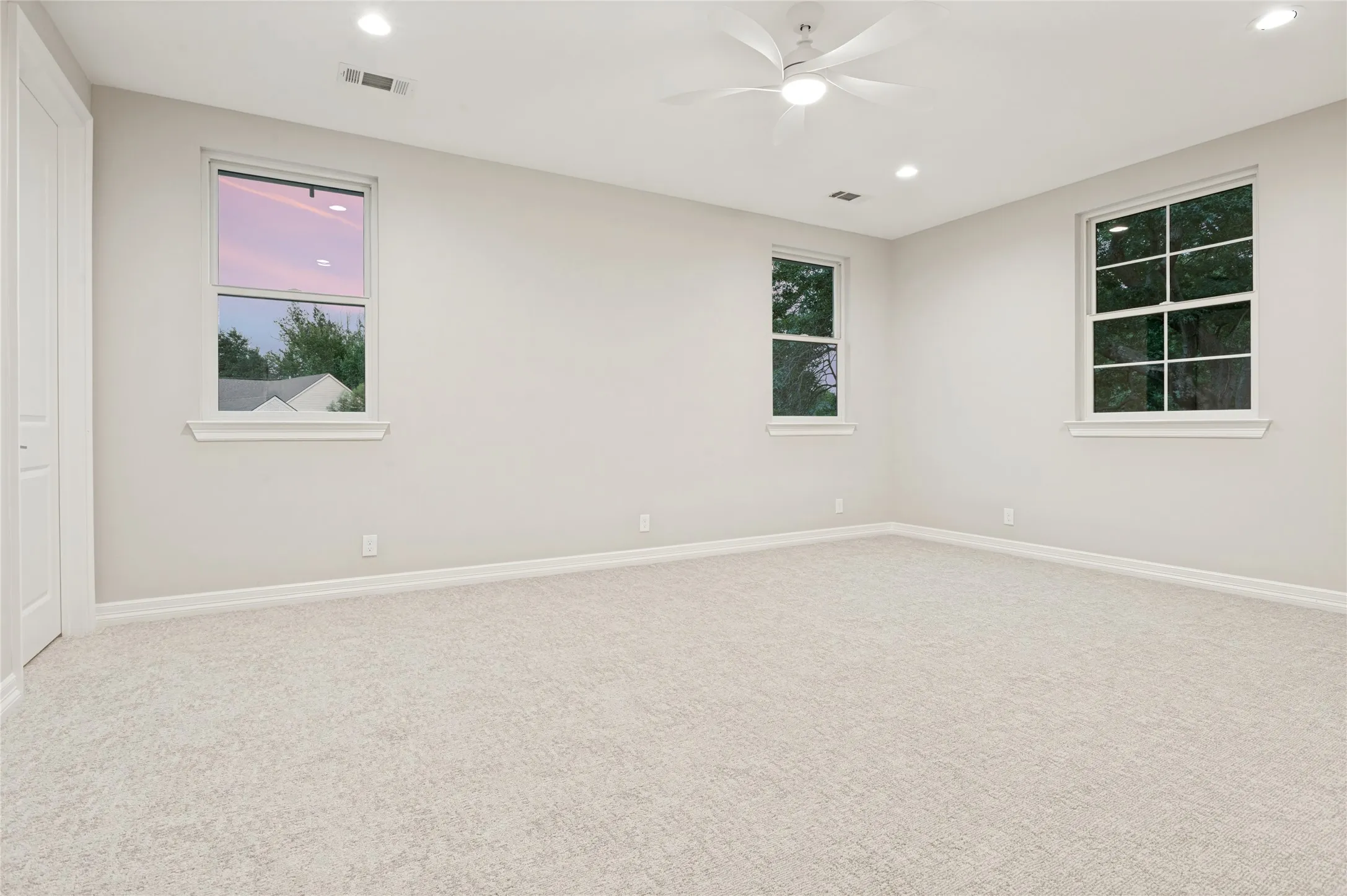Single Family Residence For Sale in Dallas County , 4347 Royal Ridge Drive, Dallas, Texas 75229, 5 Bedroom, 6 Bathroom, 2 Garage spaces, 5,184 Sqft, built in 1968, mls#21337909, Real Estate Agent in Dallas, Homes For Sale in Dallas county, Homes For Sale in Dallas, Realtor in Dallas Texas, Real Estate Brokerage Independent Realty Texas, Luminita Cordes Realtor