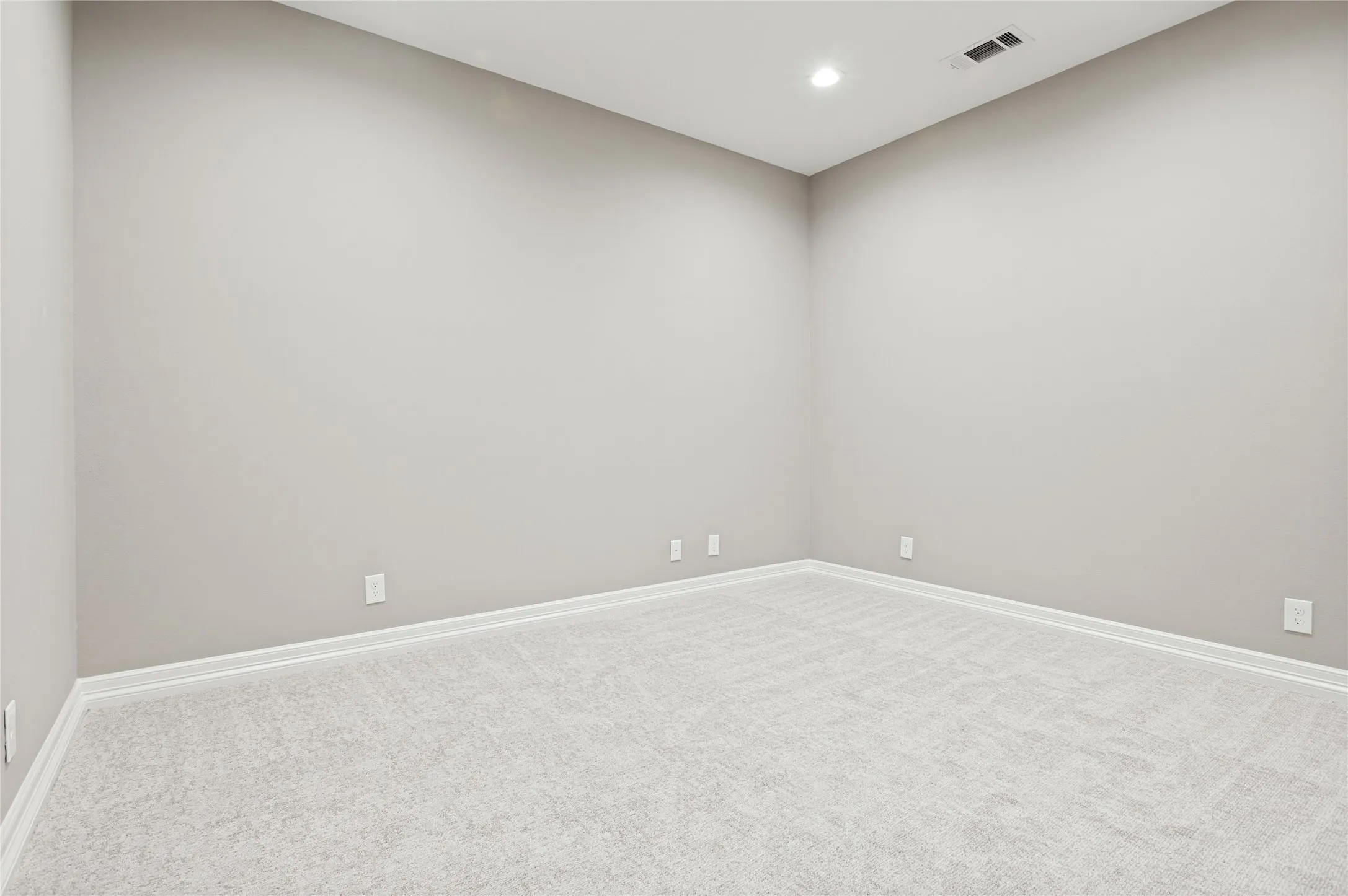 Single Family Residence For Sale in Dallas County , 4347 Royal Ridge Drive, Dallas, Texas 75229, 5 Bedroom, 6 Bathroom, 2 Garage spaces, 5,184 Sqft, built in 1968, mls#21337909, Real Estate Agent in Dallas, Homes For Sale in Dallas county, Homes For Sale in Dallas, Realtor in Dallas Texas, Real Estate Brokerage Independent Realty Texas, Luminita Cordes Realtor