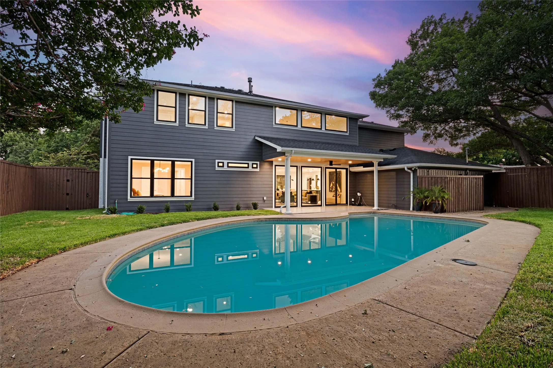 Single Family Residence For Sale in Dallas County , 4347 Royal Ridge Drive, Dallas, Texas 75229, 5 Bedroom, 6 Bathroom, 2 Garage spaces, 5,184 Sqft, built in 1968, mls#21337909, Real Estate Agent in Dallas, Homes For Sale in Dallas county, Homes For Sale in Dallas, Realtor in Dallas Texas, Real Estate Brokerage Independent Realty Texas, Luminita Cordes Realtor