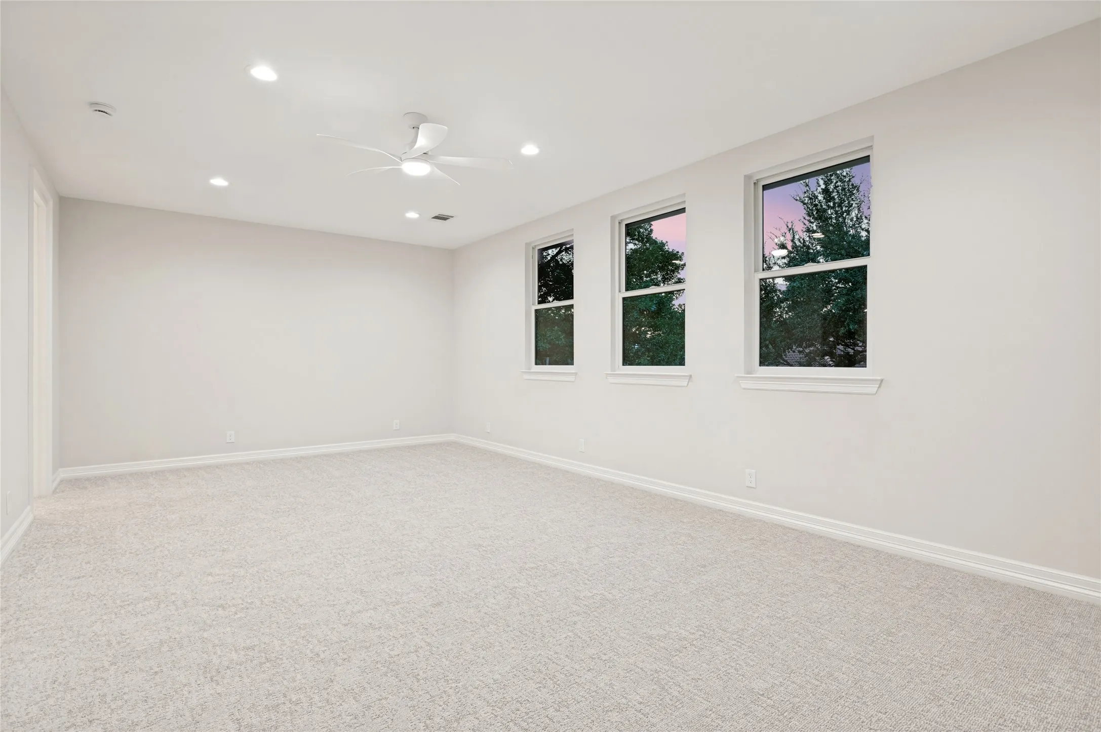 Single Family Residence For Sale in Dallas County , 4347 Royal Ridge Drive, Dallas, Texas 75229, 5 Bedroom, 6 Bathroom, 2 Garage spaces, 5,184 Sqft, built in 1968, mls#21337909, Real Estate Agent in Dallas, Homes For Sale in Dallas county, Homes For Sale in Dallas, Realtor in Dallas Texas, Real Estate Brokerage Independent Realty Texas, Luminita Cordes Realtor