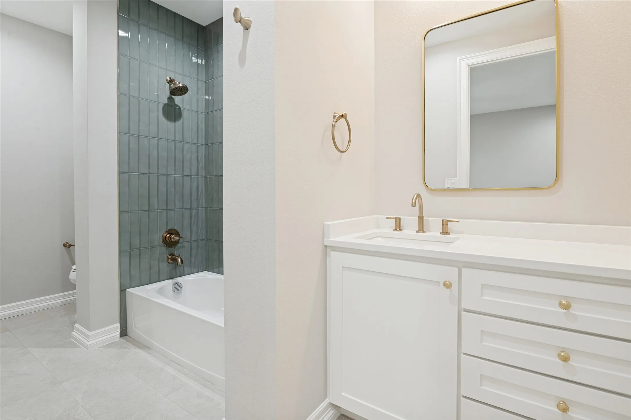 Single Family Residence For Sale in Dallas County , 4347 Royal Ridge Drive, Dallas, Texas 75229, 5 Bedroom, 6 Bathroom, 2 Garage spaces, 5,184 Sqft, built in 1968, mls#21337909, Real Estate Agent in Dallas, Homes For Sale in Dallas county, Homes For Sale in Dallas, Realtor in Dallas Texas, Real Estate Brokerage Independent Realty Texas, Luminita Cordes Realtor