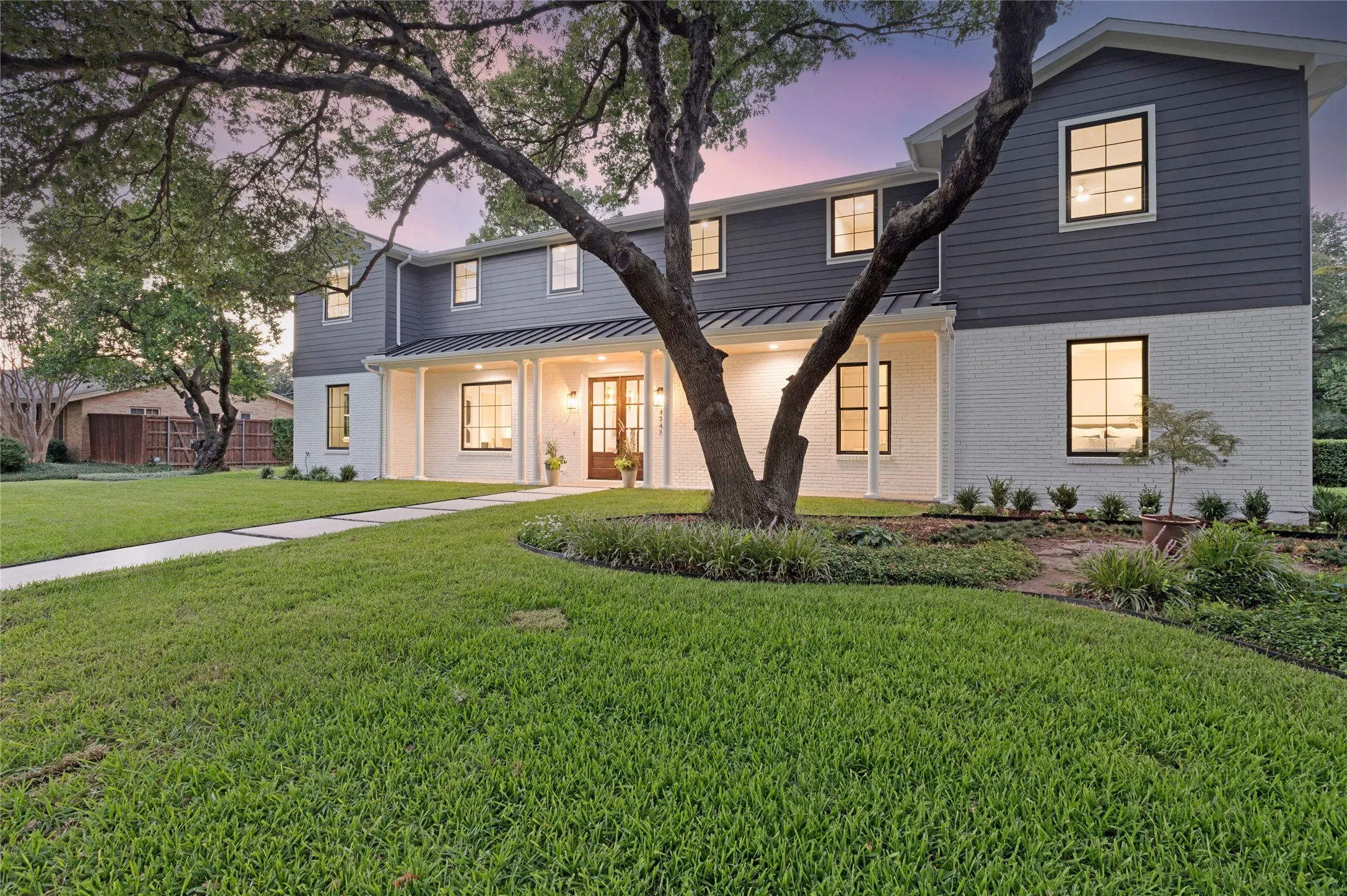 Single Family Residence For Sale in Dallas County , 4347 Royal Ridge Drive, Dallas, Texas 75229, 5 Bedroom, 6 Bathroom, 2 Garage spaces, 5,184 Sqft, built in 1968, mls#21337909, Real Estate Agent in Dallas, Homes For Sale in Dallas county, Homes For Sale in Dallas, Realtor in Dallas Texas, Real Estate Brokerage Independent Realty Texas, Luminita Cordes Realtor