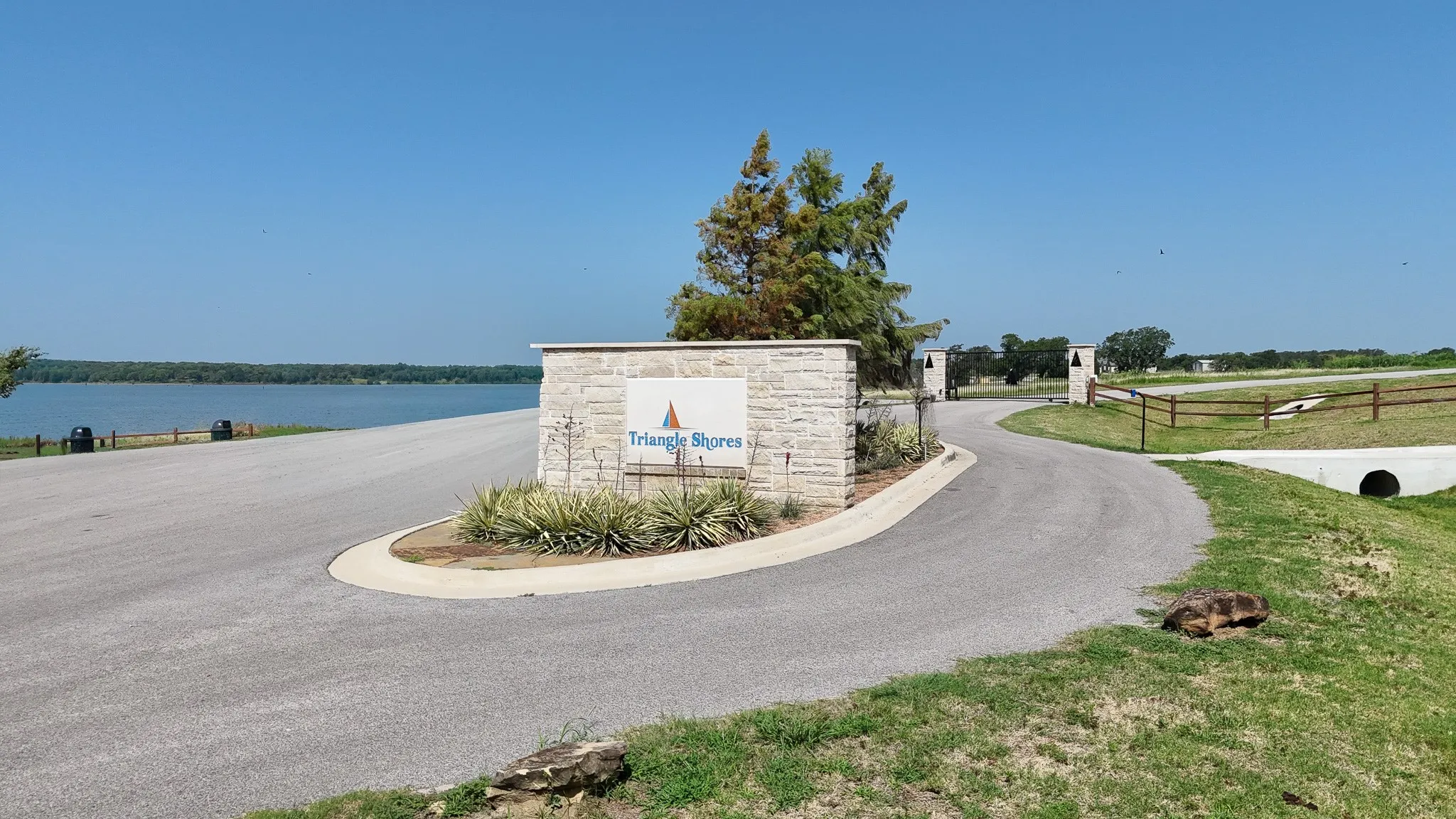 Improved Land For Sale in Navarro County , Lot 28 Triangle Shores, Corsicana, Texas 75109, 0, 0, Garage spaces, 0 Sqft, built in 0, Price $124,900, mls#21338184, Real Estate Agent in Corsicana, Homes For Sale in Navarro county, Homes For Sale in Corsicana, Realtor in Corsicana Texas, Real Estate Brokerage Independent Realty Texas, Luminita Cordes Realtor