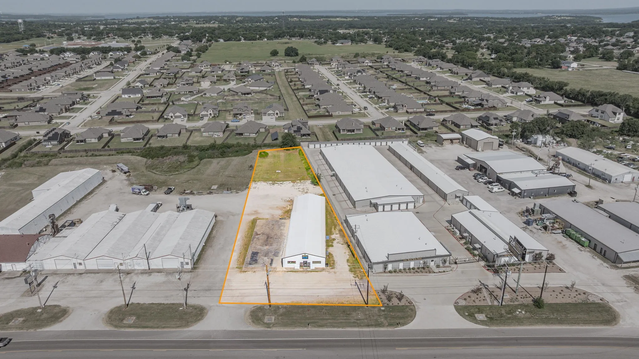 Warehouse For Sale in Denton County , 930 N Highway 377, Pilot Point, Texas 76258, 0, 0, Garage spaces, 5,846 Sqft, built in 1983, Price $2,400,000, mls#21325205, Real Estate Agent in Pilot Point, Homes For Sale in Denton county, Homes For Sale in Pilot Point, Realtor in Pilot Point Texas, Real Estate Brokerage Independent Realty Texas, Luminita Cordes Realtor