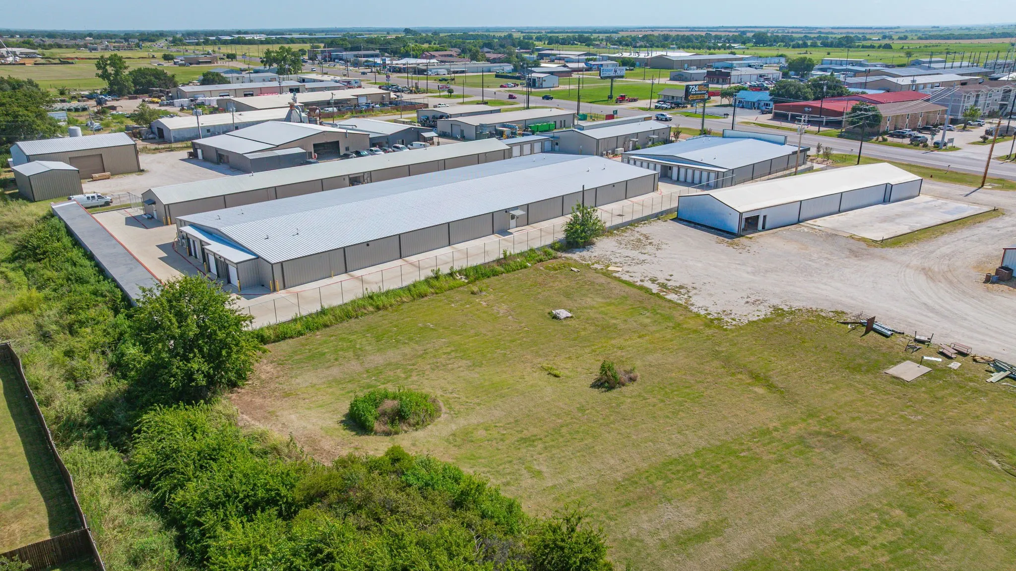 Warehouse For Sale in Denton County , 930 N Highway 377, Pilot Point, Texas 76258, 0, 0, Garage spaces, 5,846 Sqft, built in 1983, Price $2,400,000, mls#21325205, Real Estate Agent in Pilot Point, Homes For Sale in Denton county, Homes For Sale in Pilot Point, Realtor in Pilot Point Texas, Real Estate Brokerage Independent Realty Texas, Luminita Cordes Realtor