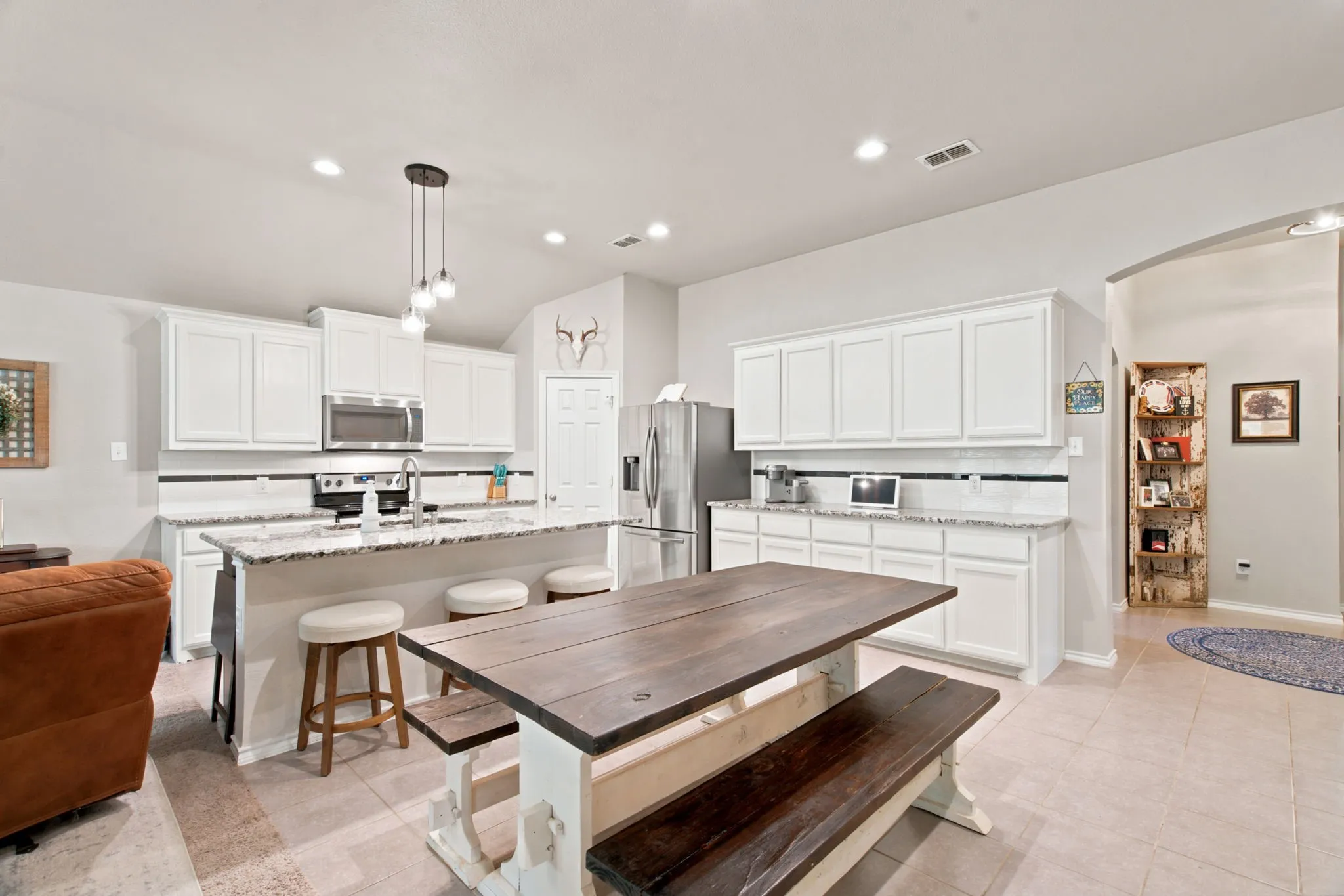 Single Family Residence For Sale in Denton County , 3901 Kensington Drive, Sanger, Texas 76266, 4 Bedroom, 2 Bathroom, 2 Garage spaces, 1,943 Sqft, built in 2017, mls#21337633, Real Estate Agent in Sanger, Homes For Sale in Denton county, Homes For Sale in Sanger, Realtor in Sanger Texas, Real Estate Brokerage Independent Realty Texas, Luminita Cordes Realtor