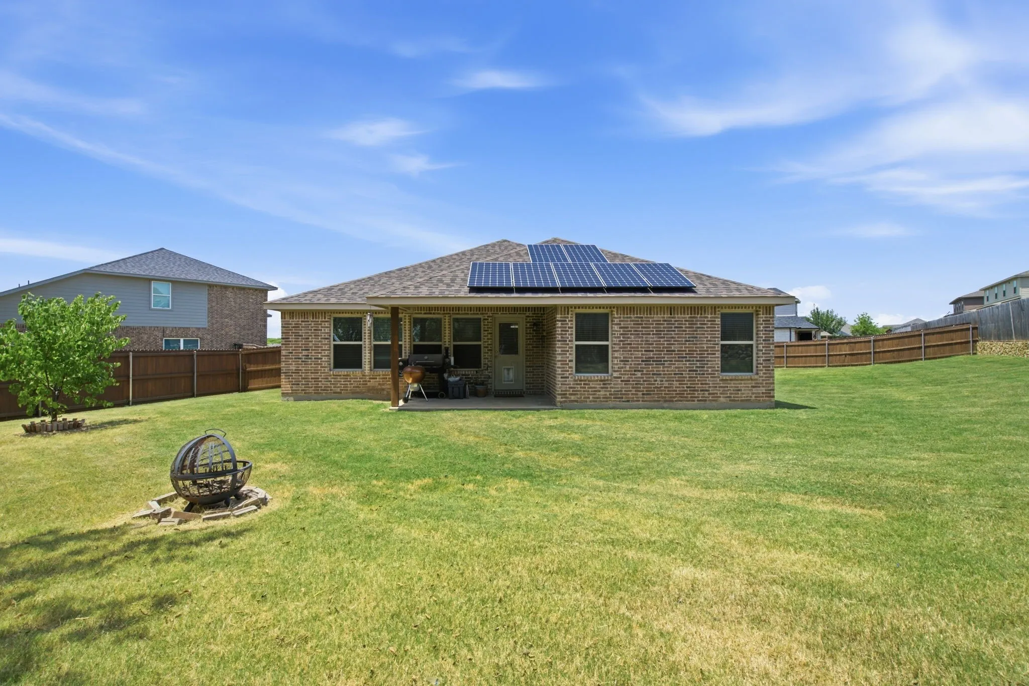 Single Family Residence For Sale in Denton County , 3901 Kensington Drive, Sanger, Texas 76266, 4 Bedroom, 2 Bathroom, 2 Garage spaces, 1,943 Sqft, built in 2017, mls#21337633, Real Estate Agent in Sanger, Homes For Sale in Denton county, Homes For Sale in Sanger, Realtor in Sanger Texas, Real Estate Brokerage Independent Realty Texas, Luminita Cordes Realtor
