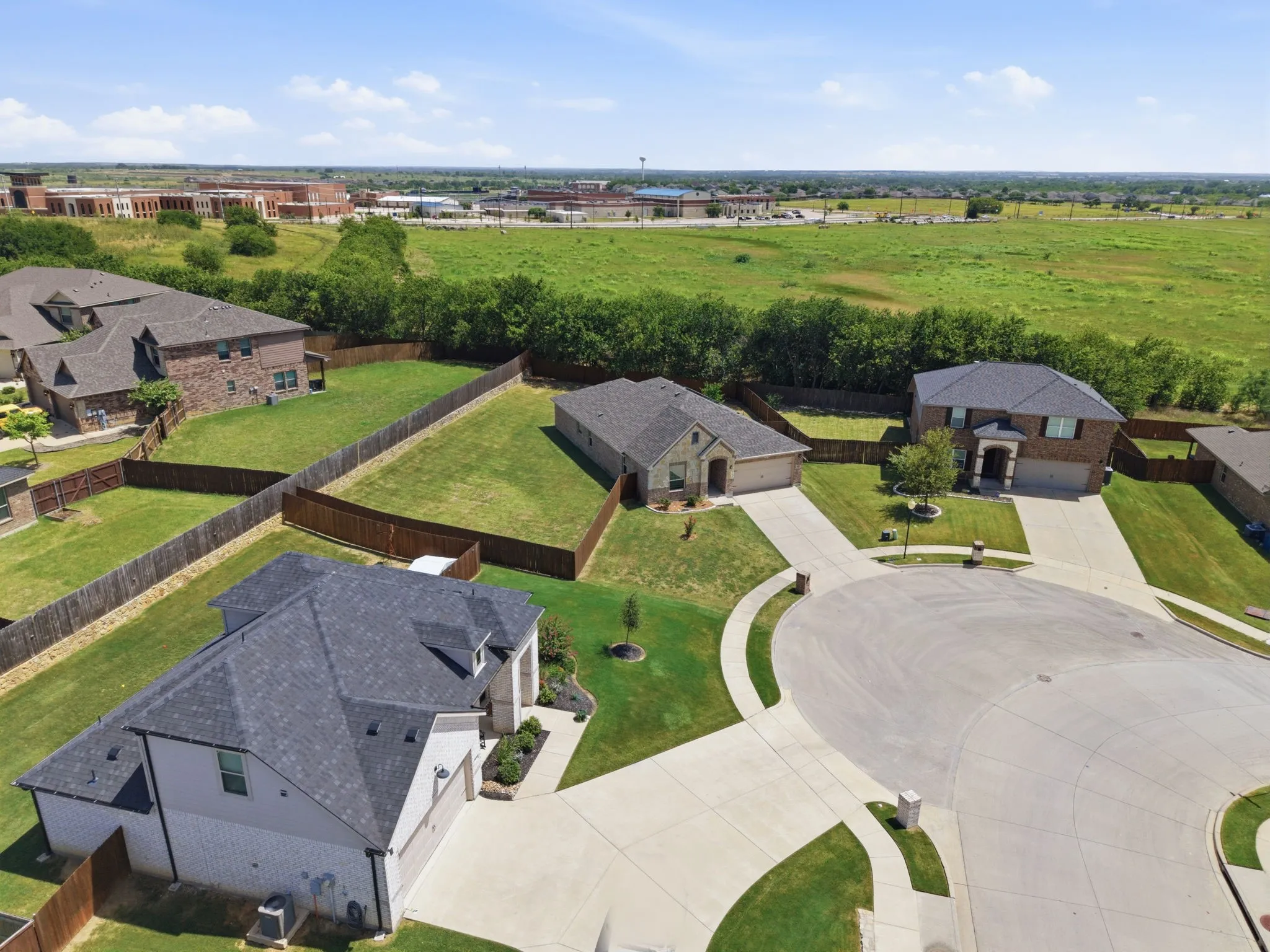 Single Family Residence For Sale in Denton County , 3901 Kensington Drive, Sanger, Texas 76266, 4 Bedroom, 2 Bathroom, 2 Garage spaces, 1,943 Sqft, built in 2017, mls#21337633, Real Estate Agent in Sanger, Homes For Sale in Denton county, Homes For Sale in Sanger, Realtor in Sanger Texas, Real Estate Brokerage Independent Realty Texas, Luminita Cordes Realtor